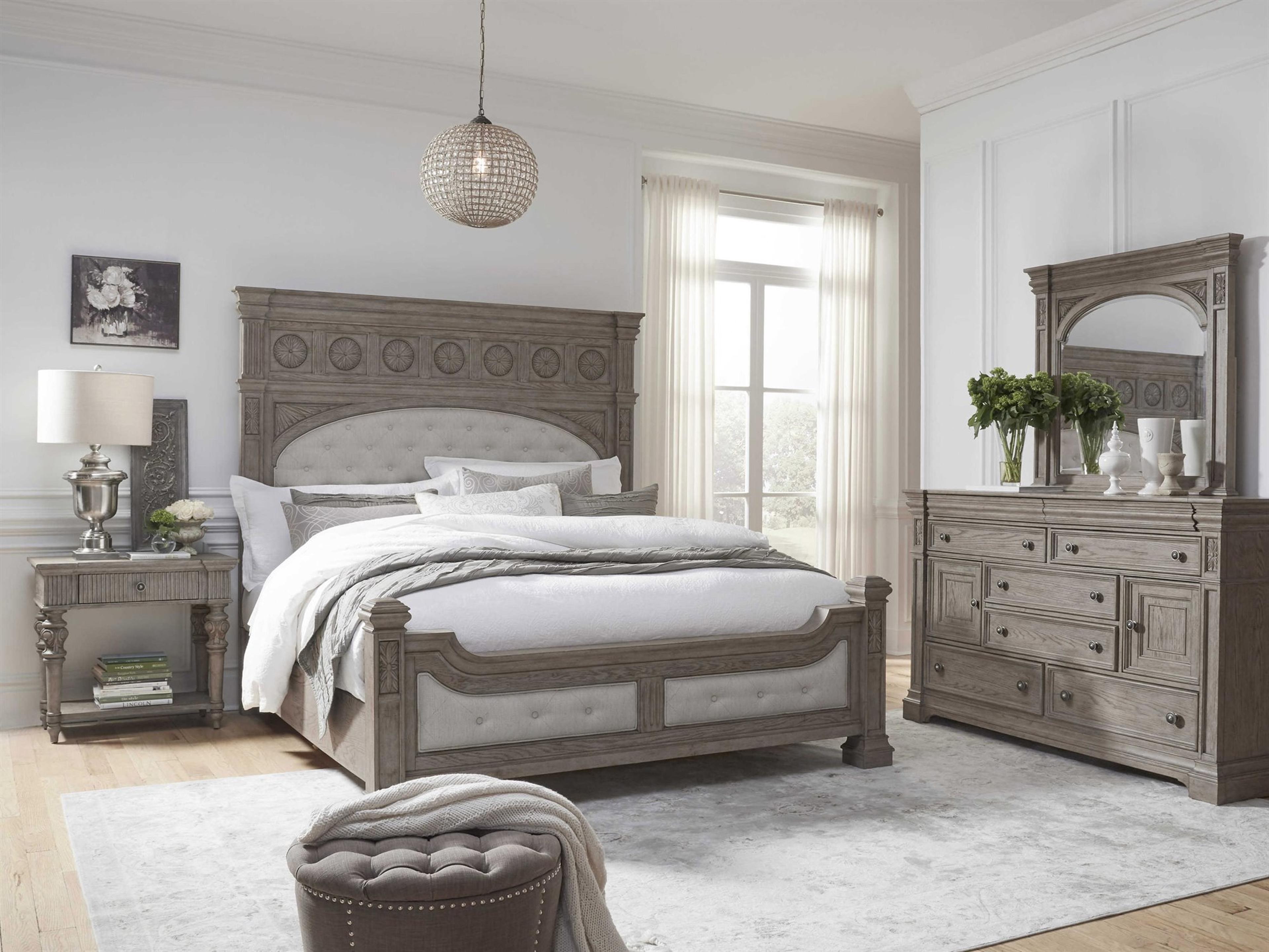 Pulaski Kingsbury Bedroom Set