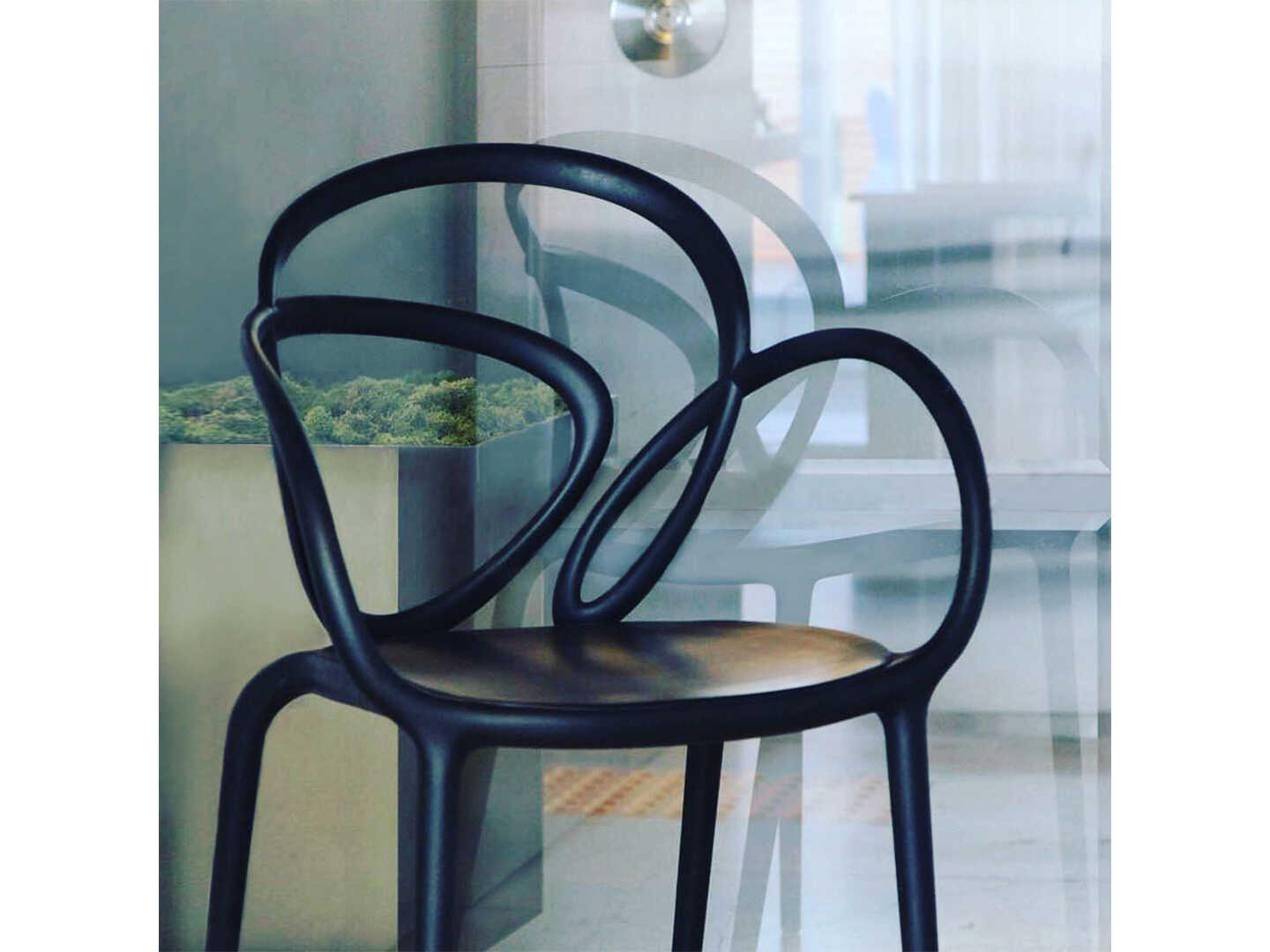 Qeeboo Outdoor Loop Black Polypropylene Dining Chair (Set of 2)