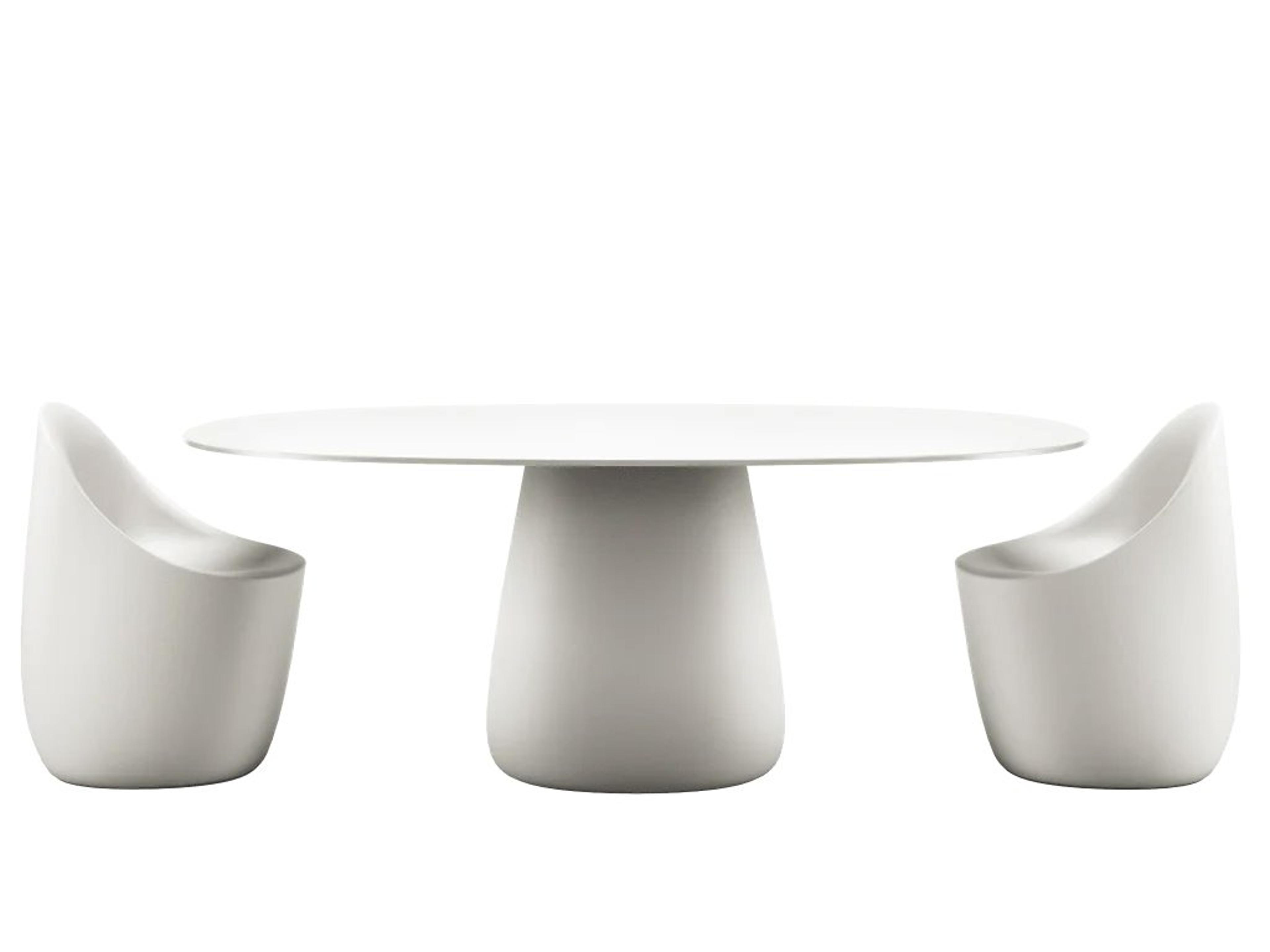 Qeeboo Outdoor Cobble White Warm Recycled Plastic Oval Dining Table