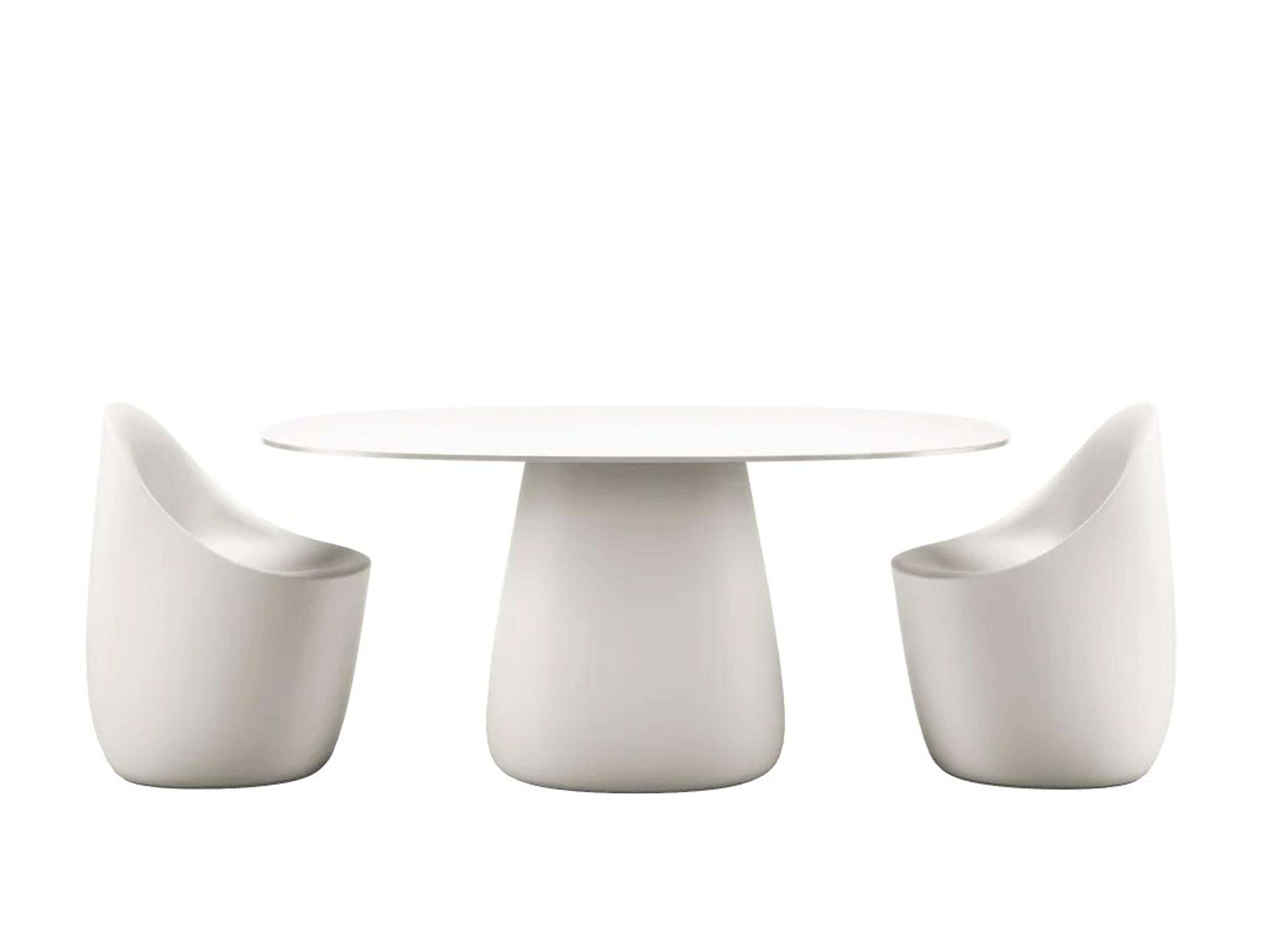 Qeeboo Outdoor Cobble White Warm Recycled Plastic Oval Dining Table