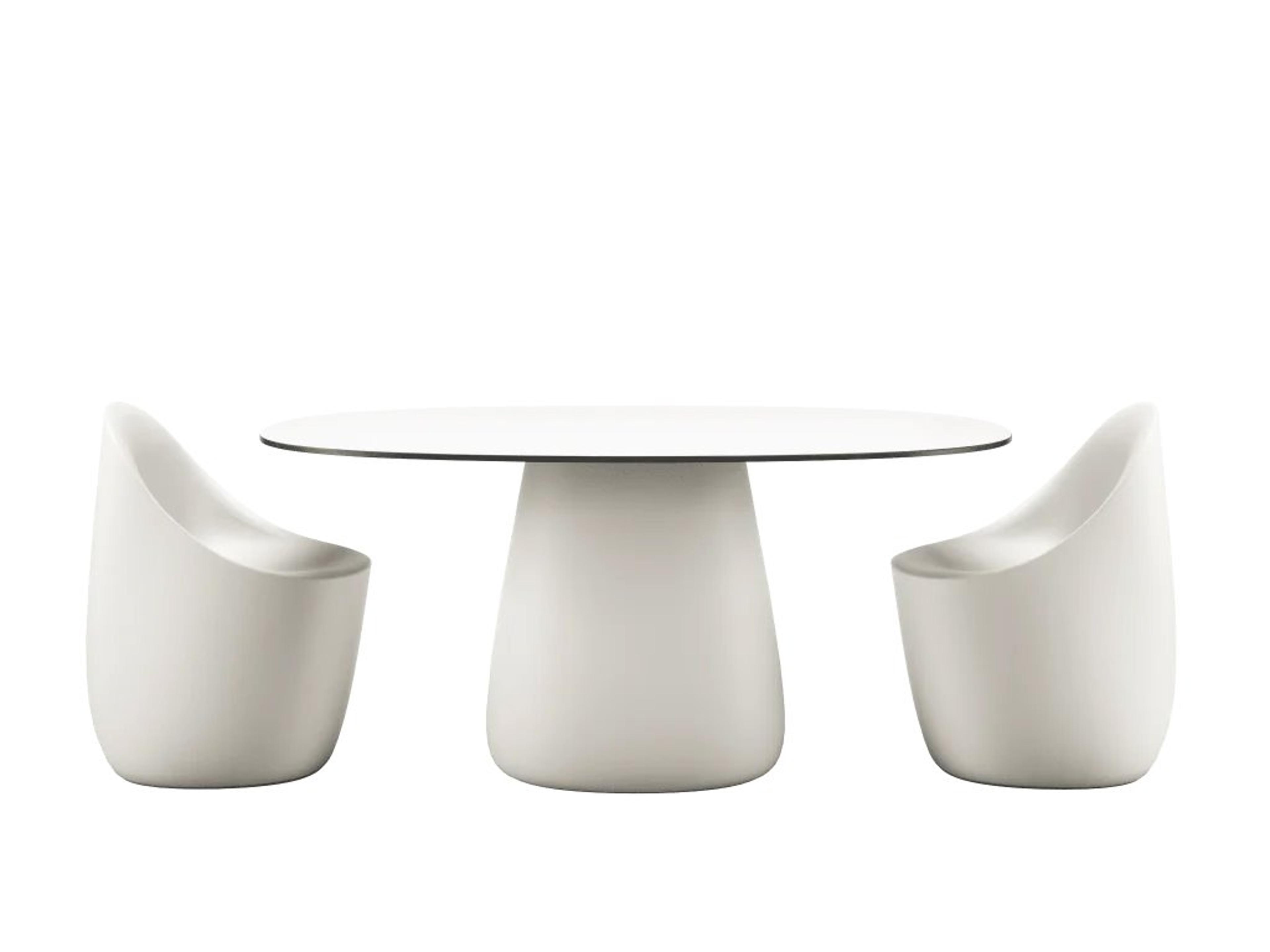 Qeeboo Outdoor Cobble Warm White Black Stratified Recycled Plastic Oval Dining Table