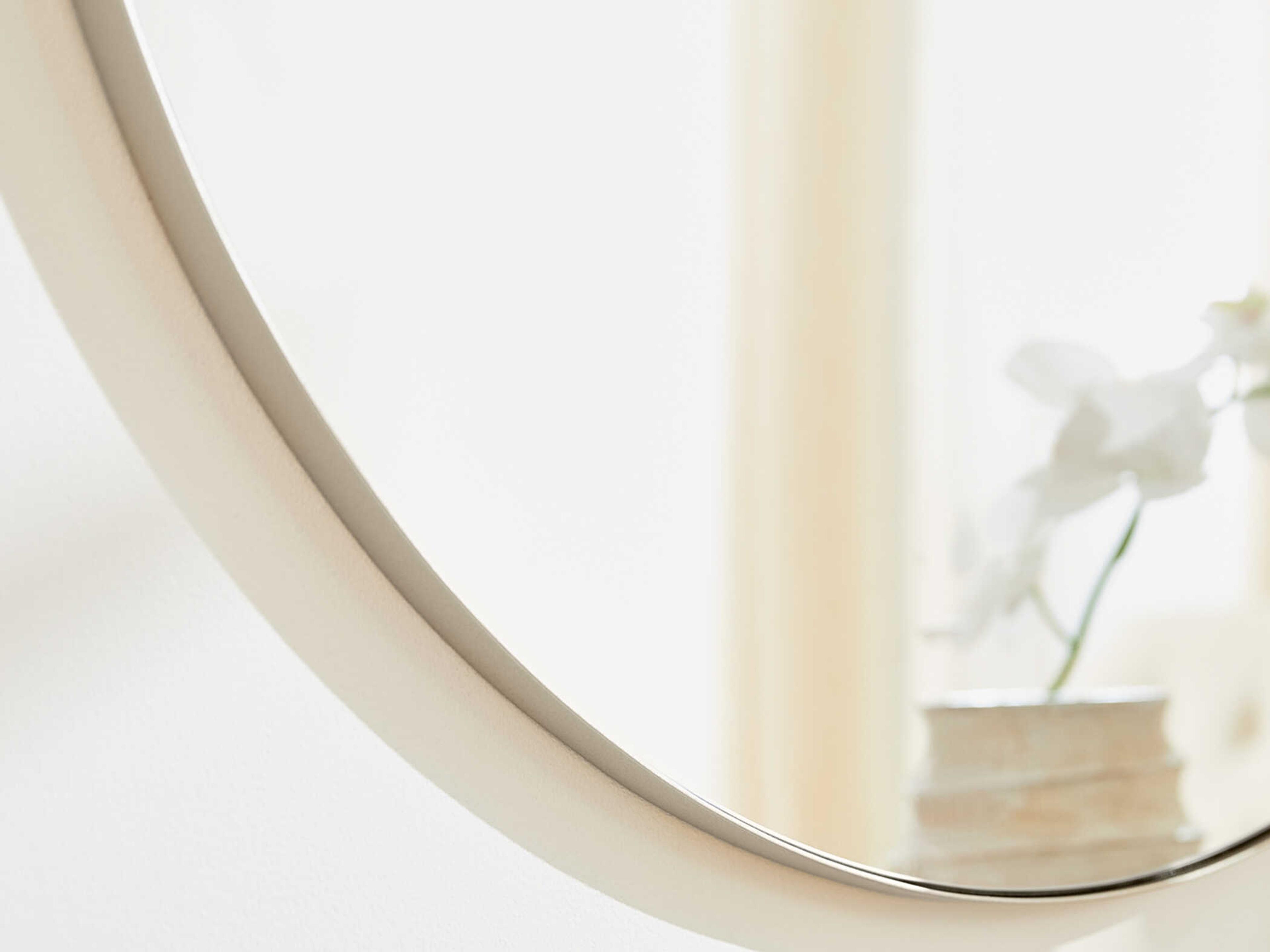 Quorum Silver Round Wall Mirror