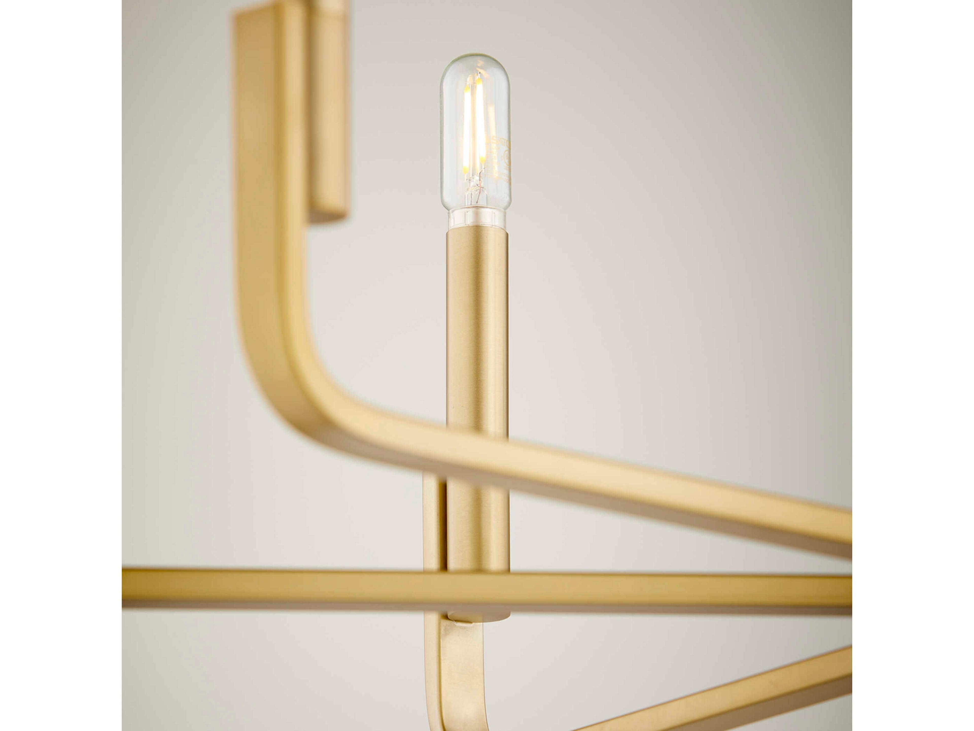 Quorum Tempo 8-Light Aged Brass Candelabra Chandelier