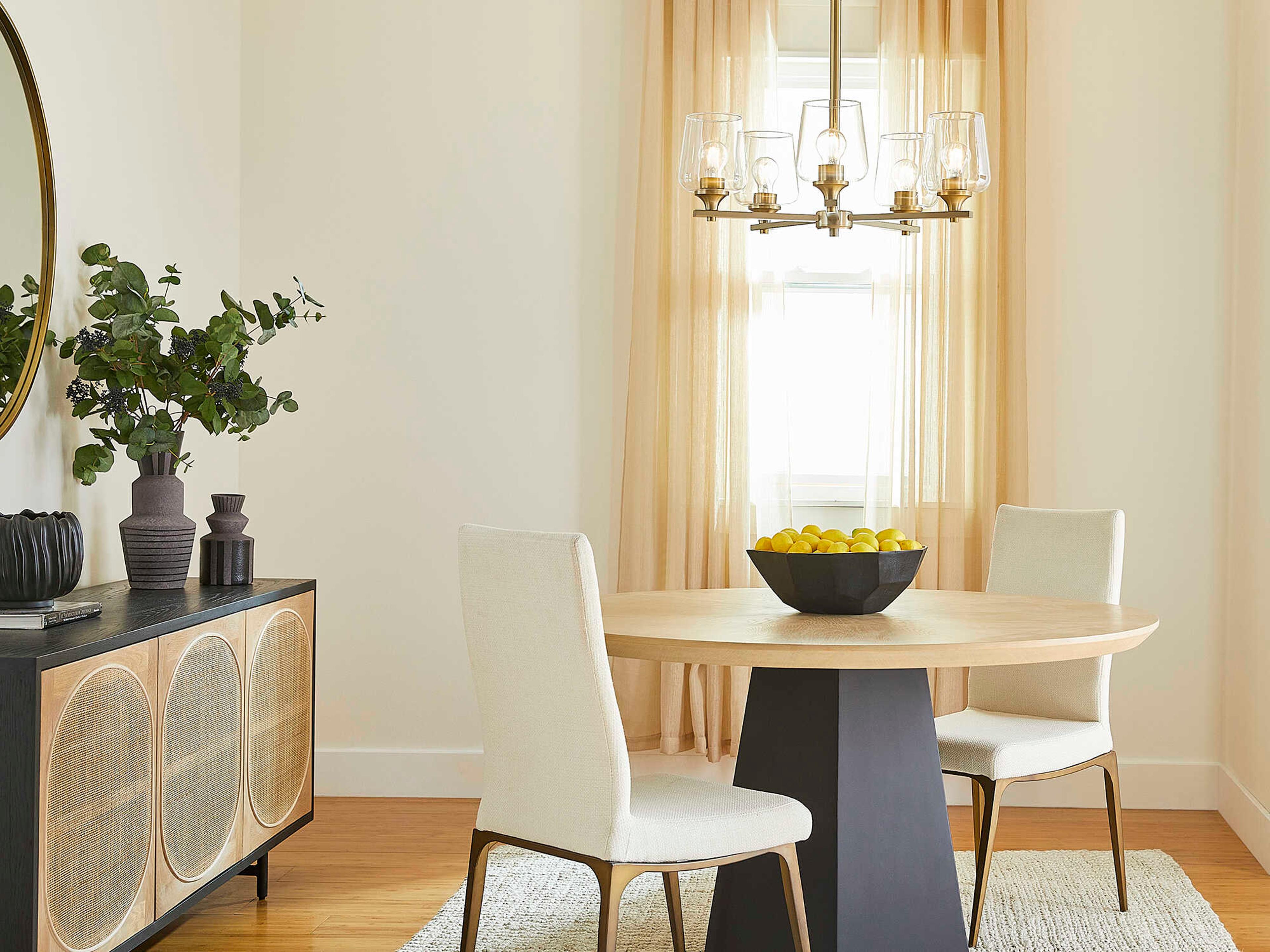 Quorum Veno 5-Light Aged Brass Chandelier