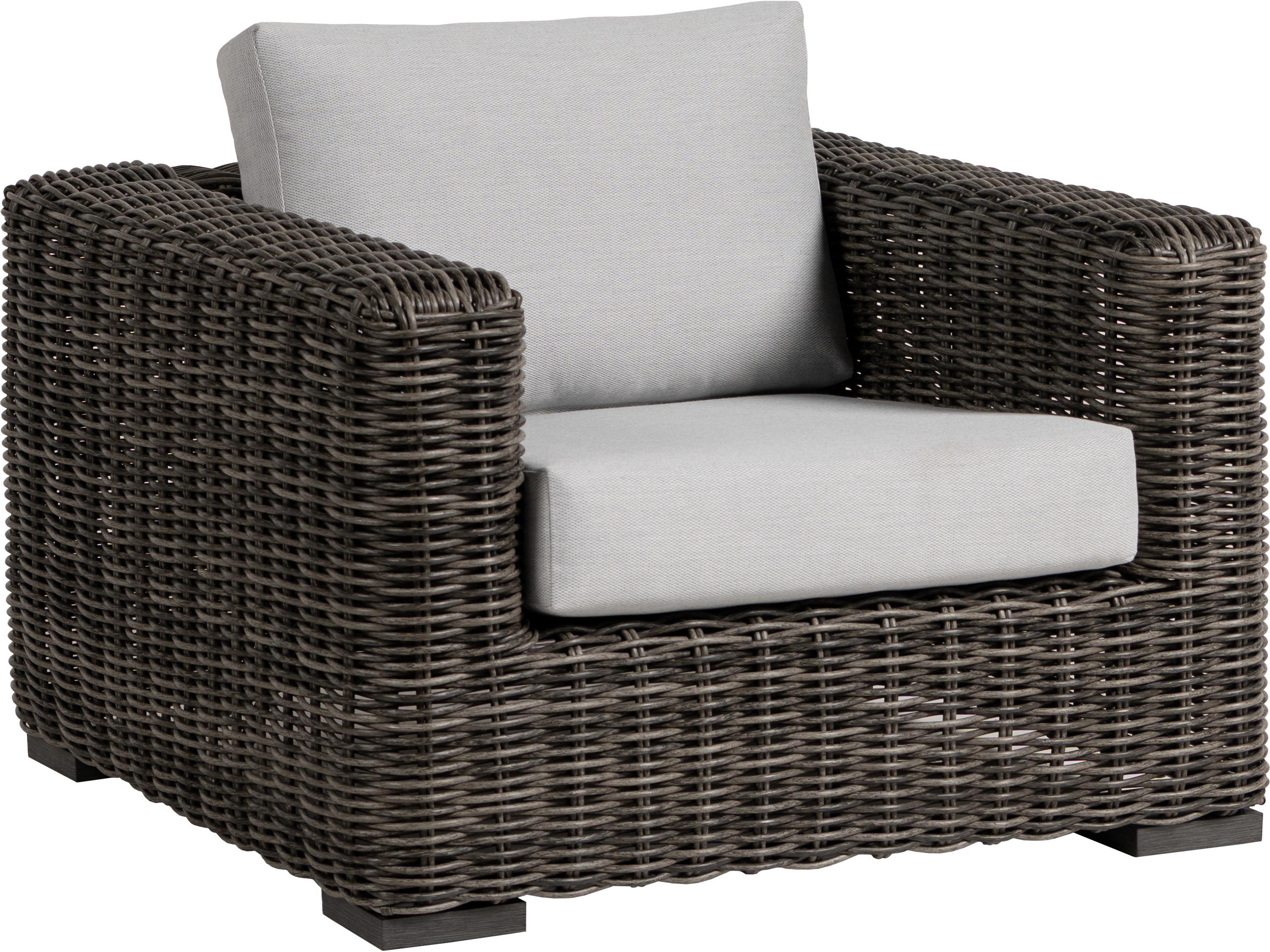 Cubo Aluminum Cushion Lounge Chair