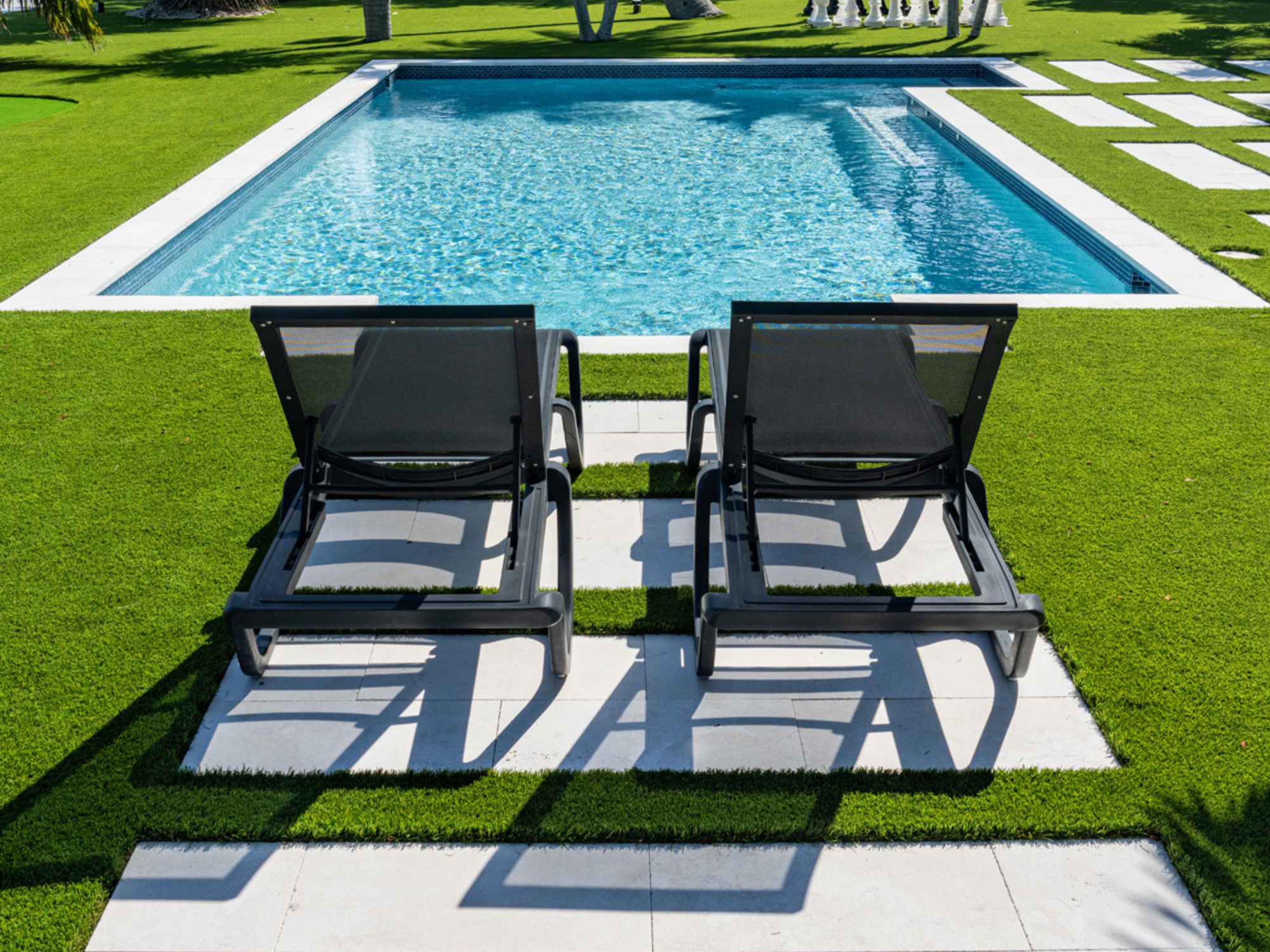 Rainbow Outdoor Florence Anthracite Polypropylene Sling Chaise Lounge