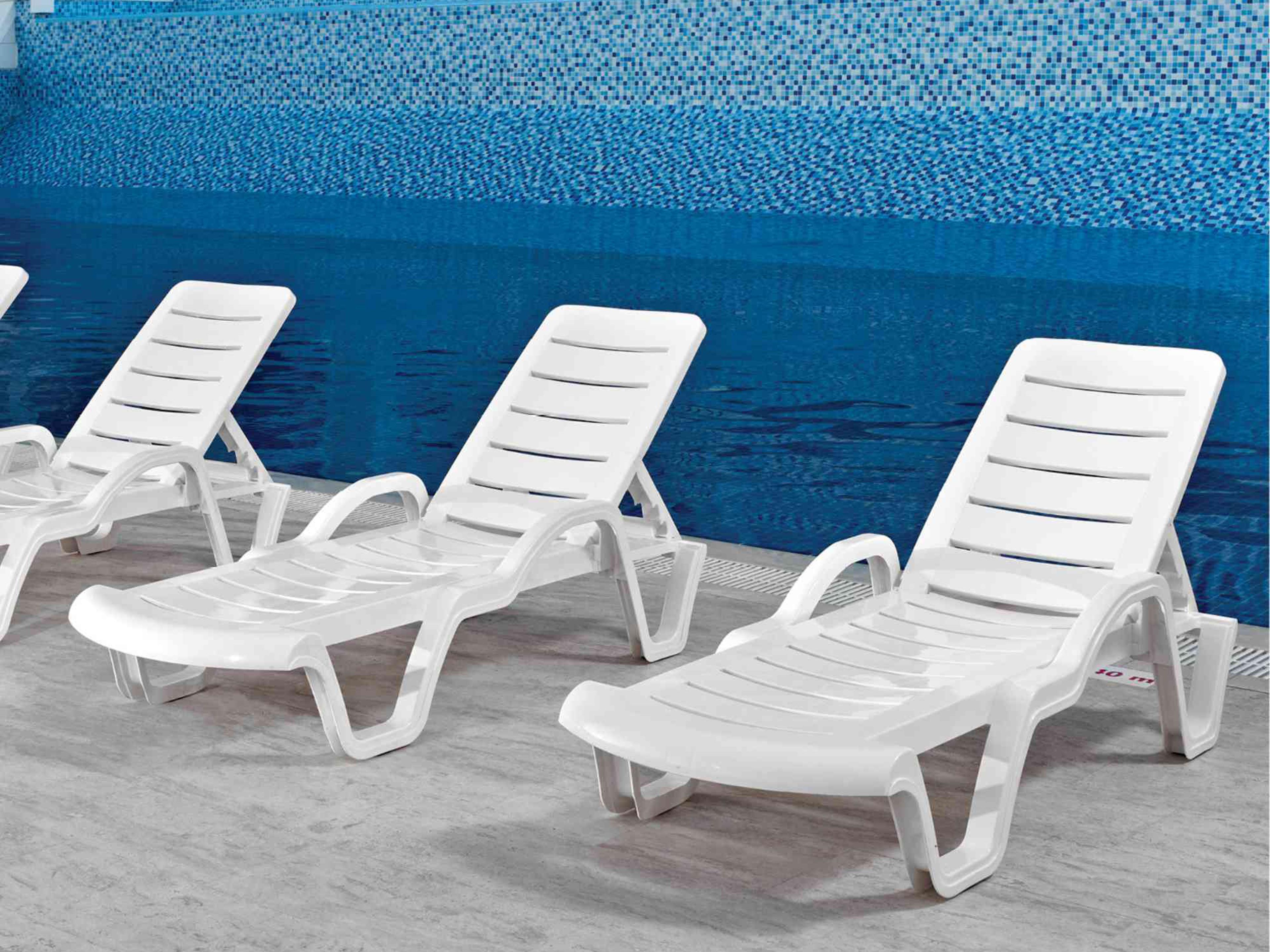 Rainbow Outdoor Lara Polypropylene Chaise Lounge