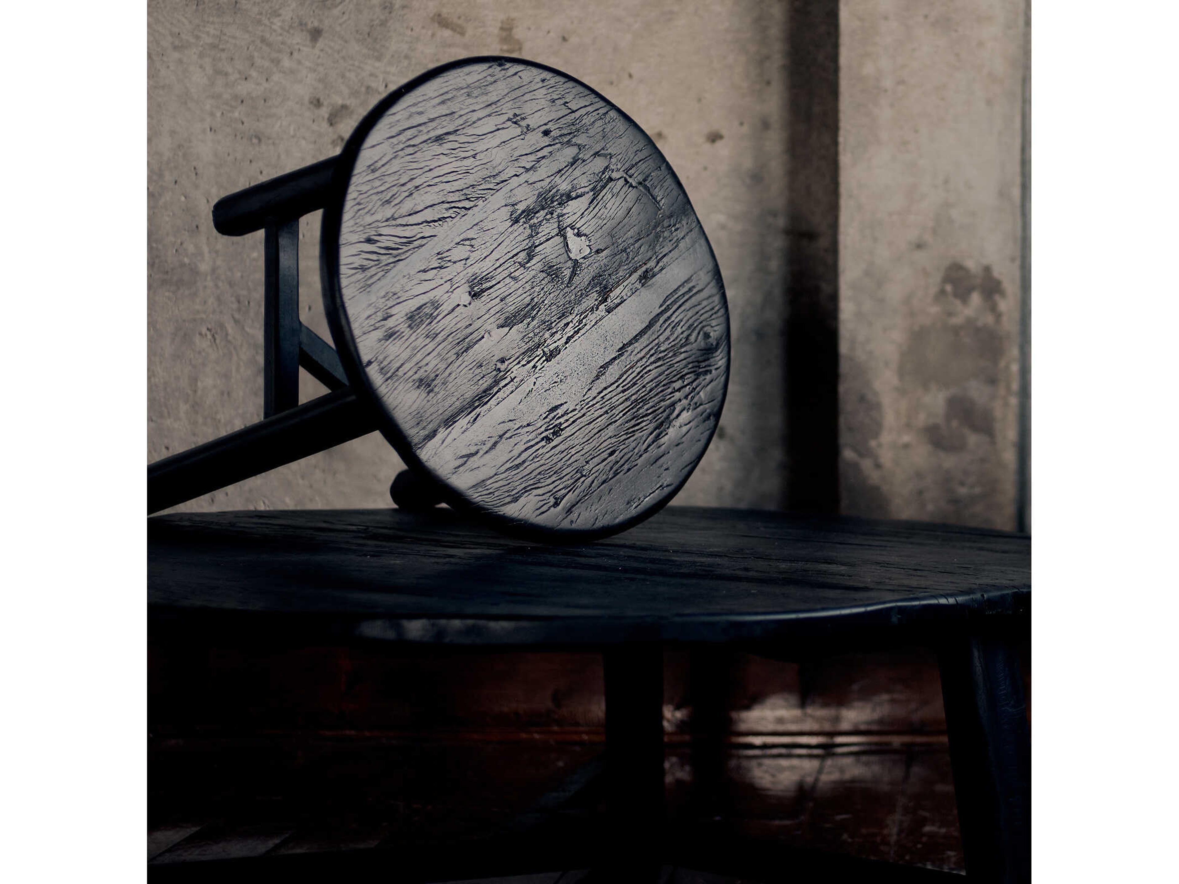 Regina Andrew Sonoma Round Wood Black End Table