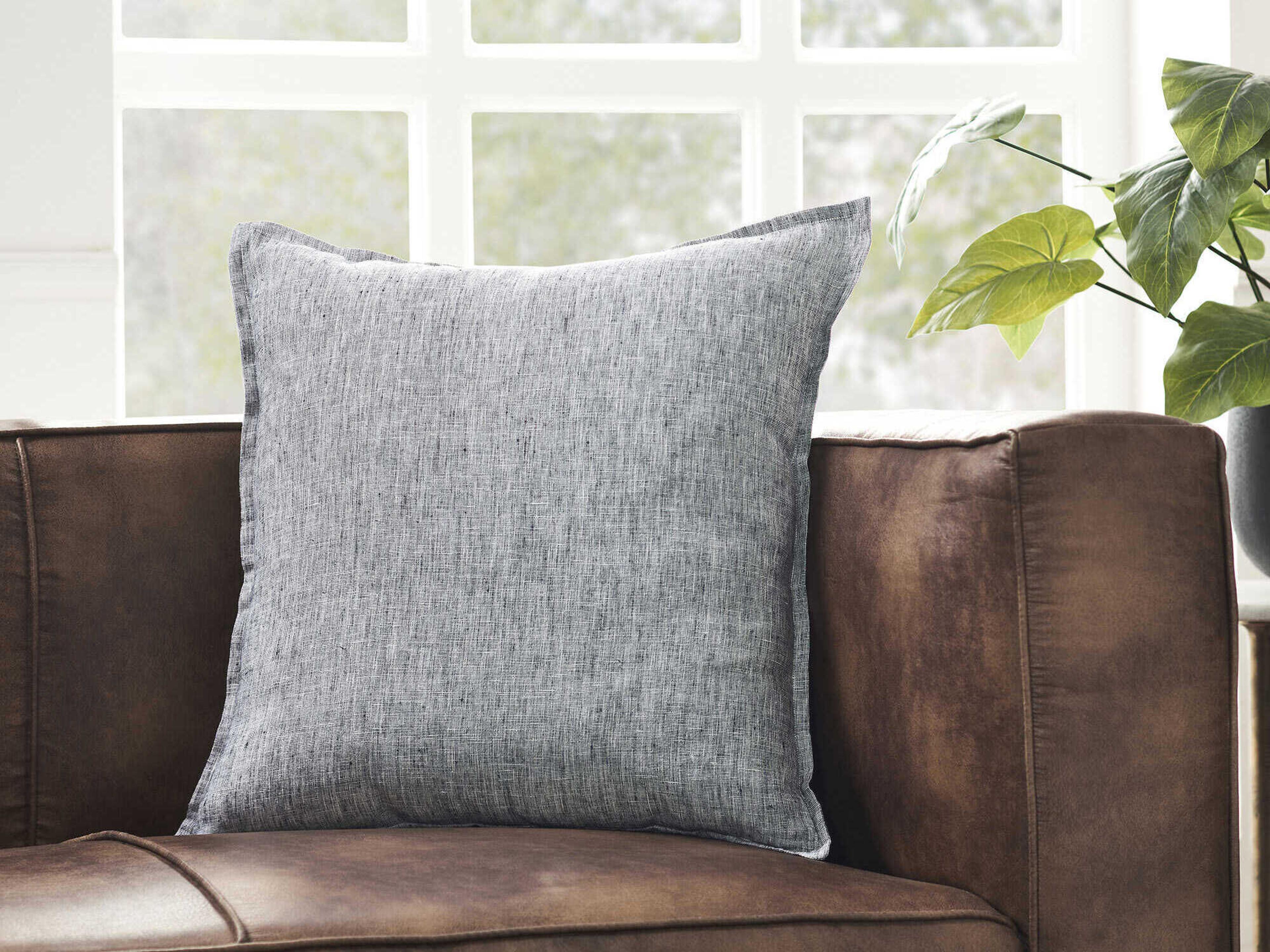 Renwil Oriana Indoor Pillow