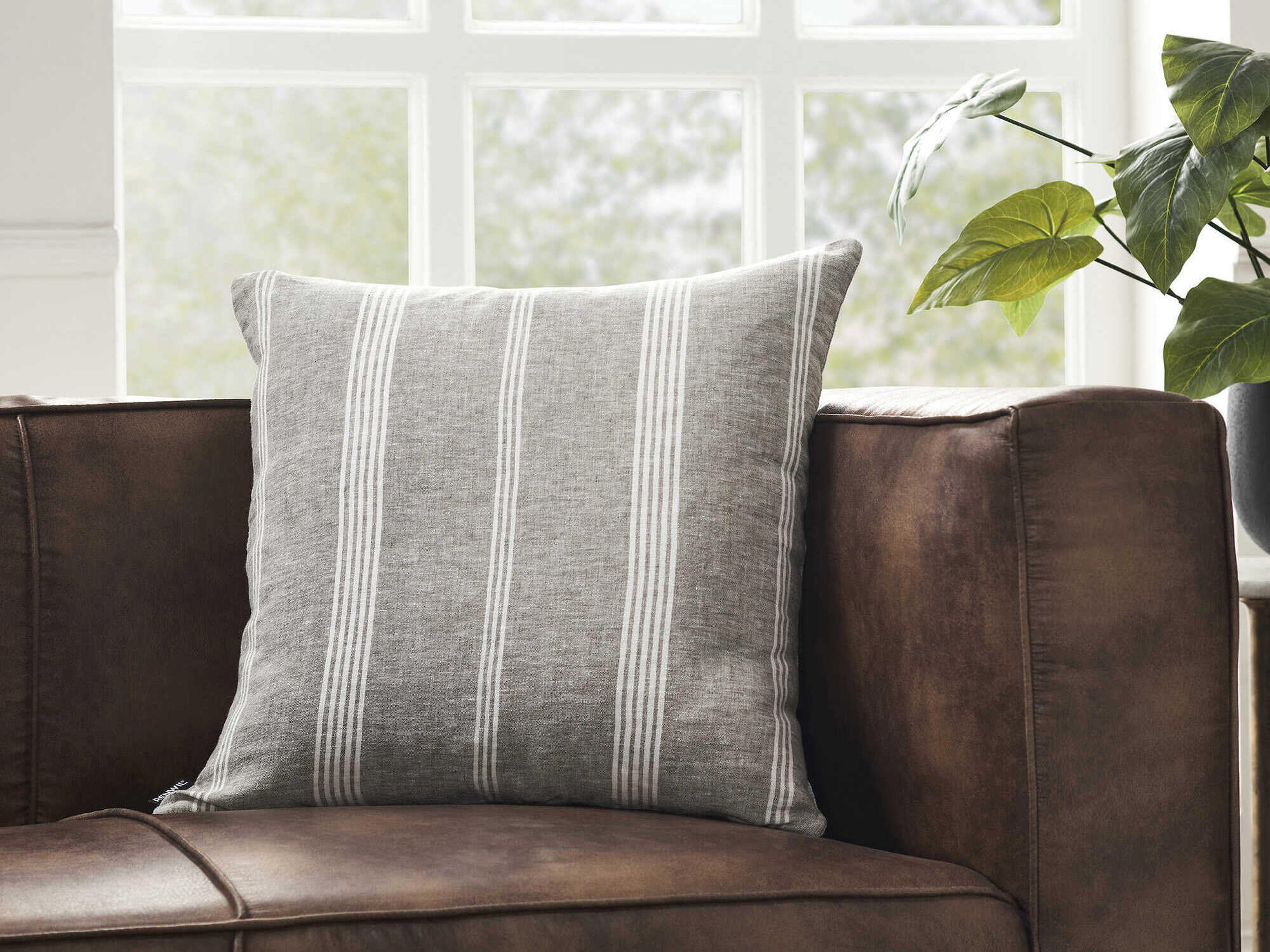 Renwil Damari Indoor Pillow