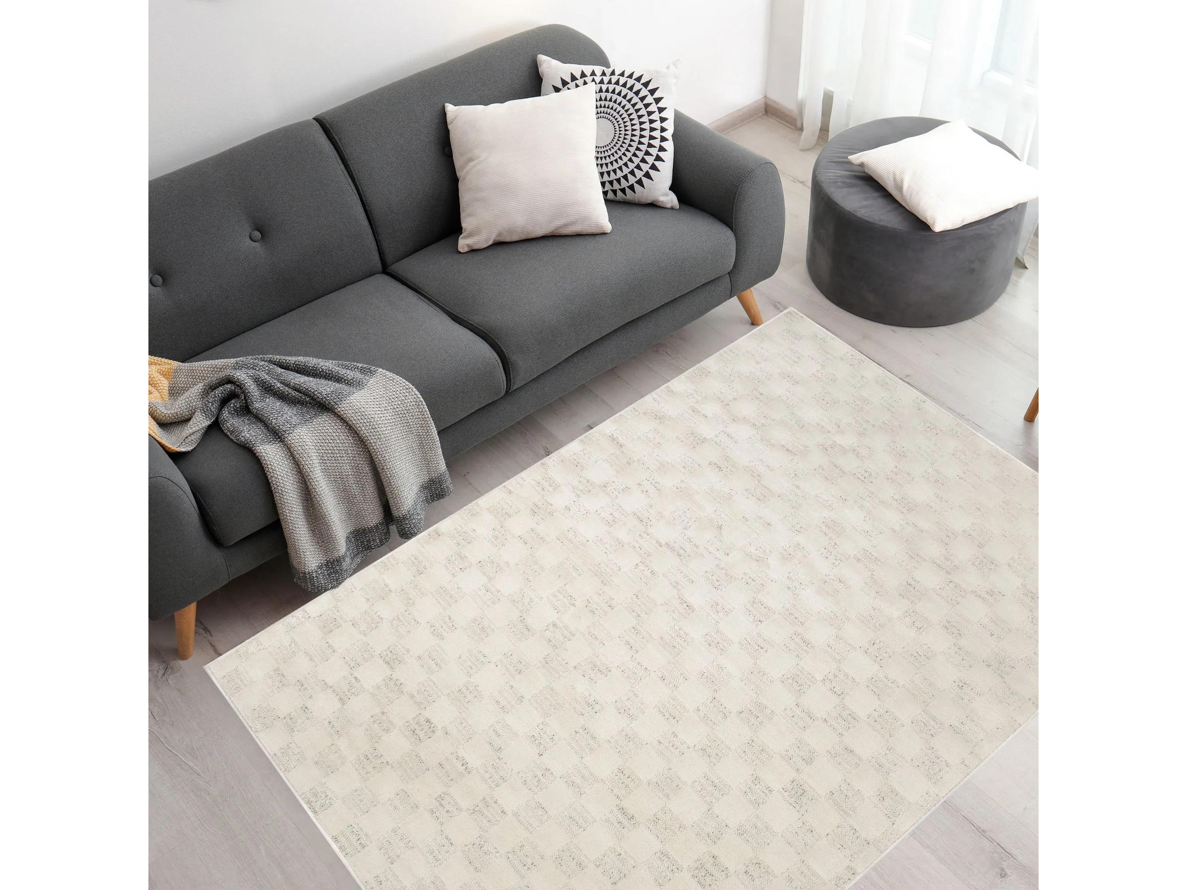 Renwil Dalia Geometric Area Rug
