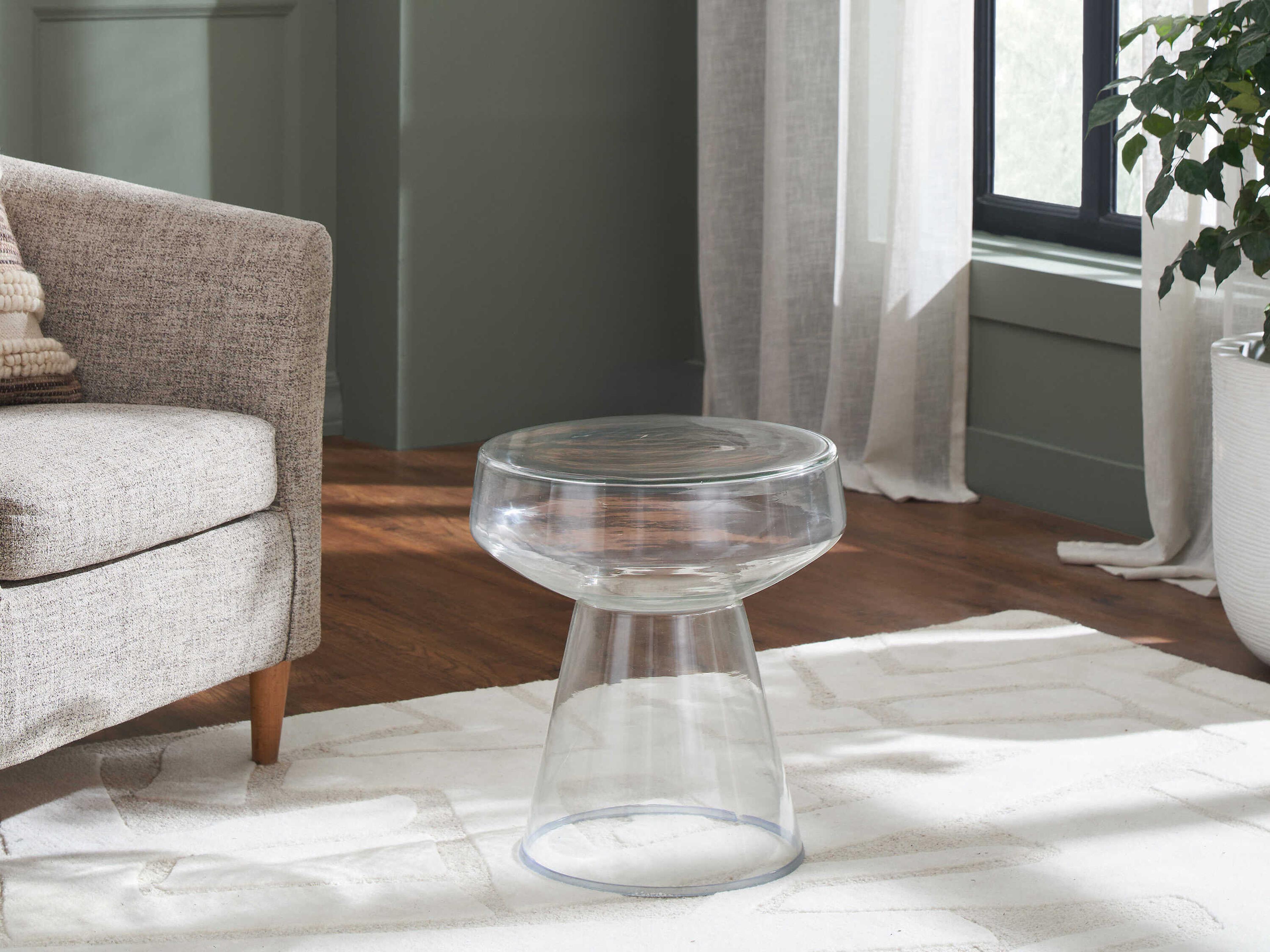 Renwil Lavanda Round Glass Clear End Table