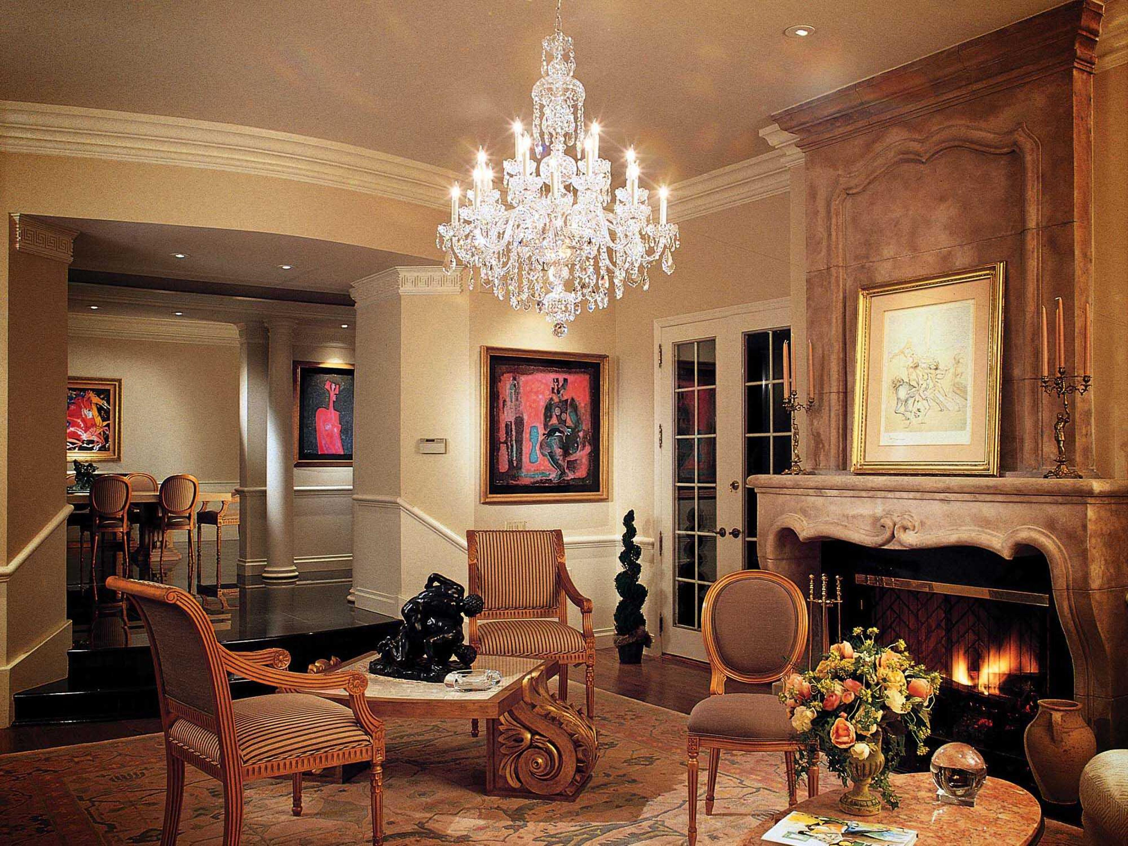 Schonbek Olde World 25-Light Silver Crystal Candelabra Chandelier