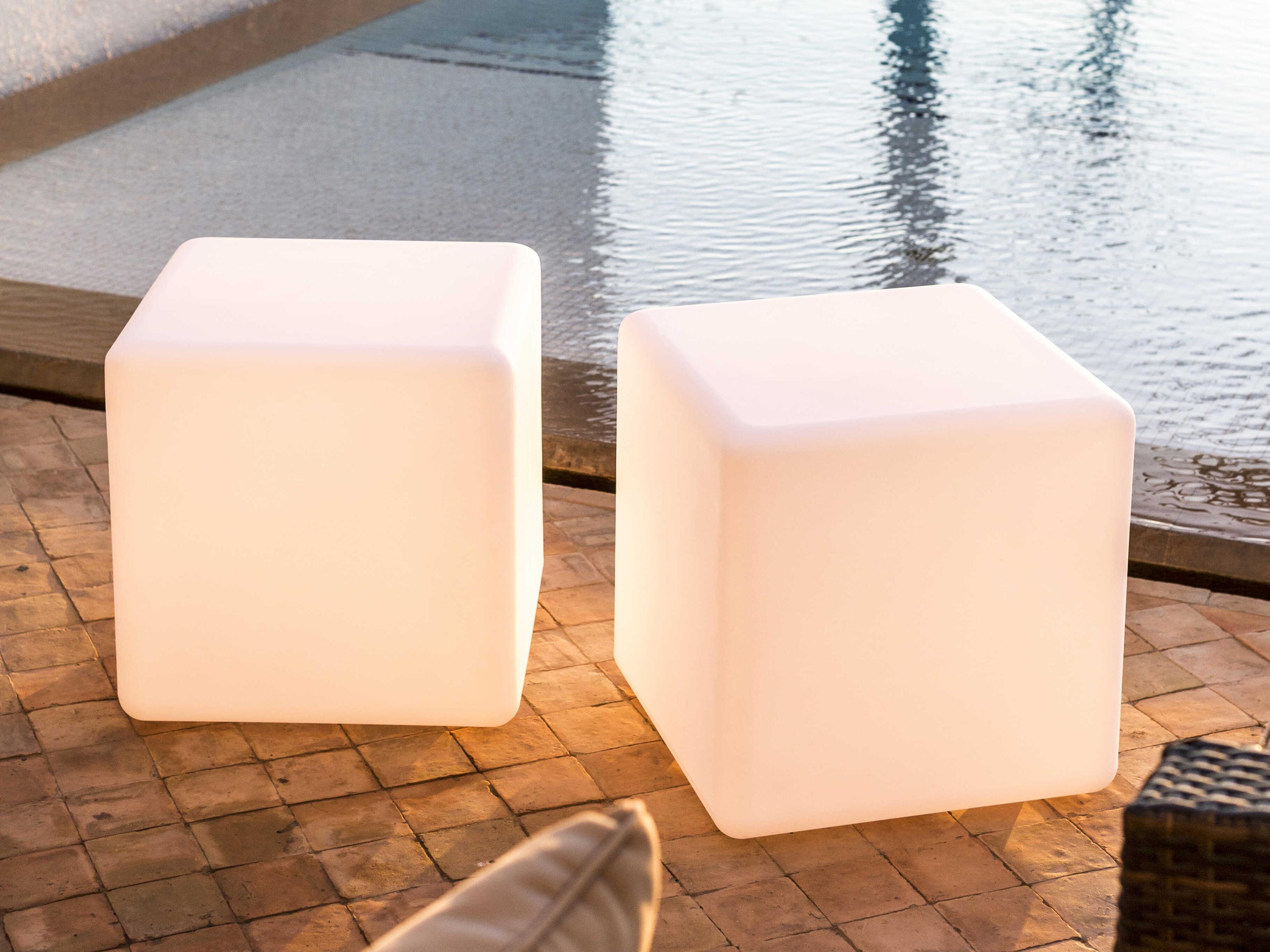 Smart & Green Original Cube Bluetooth Outdoor LED Light