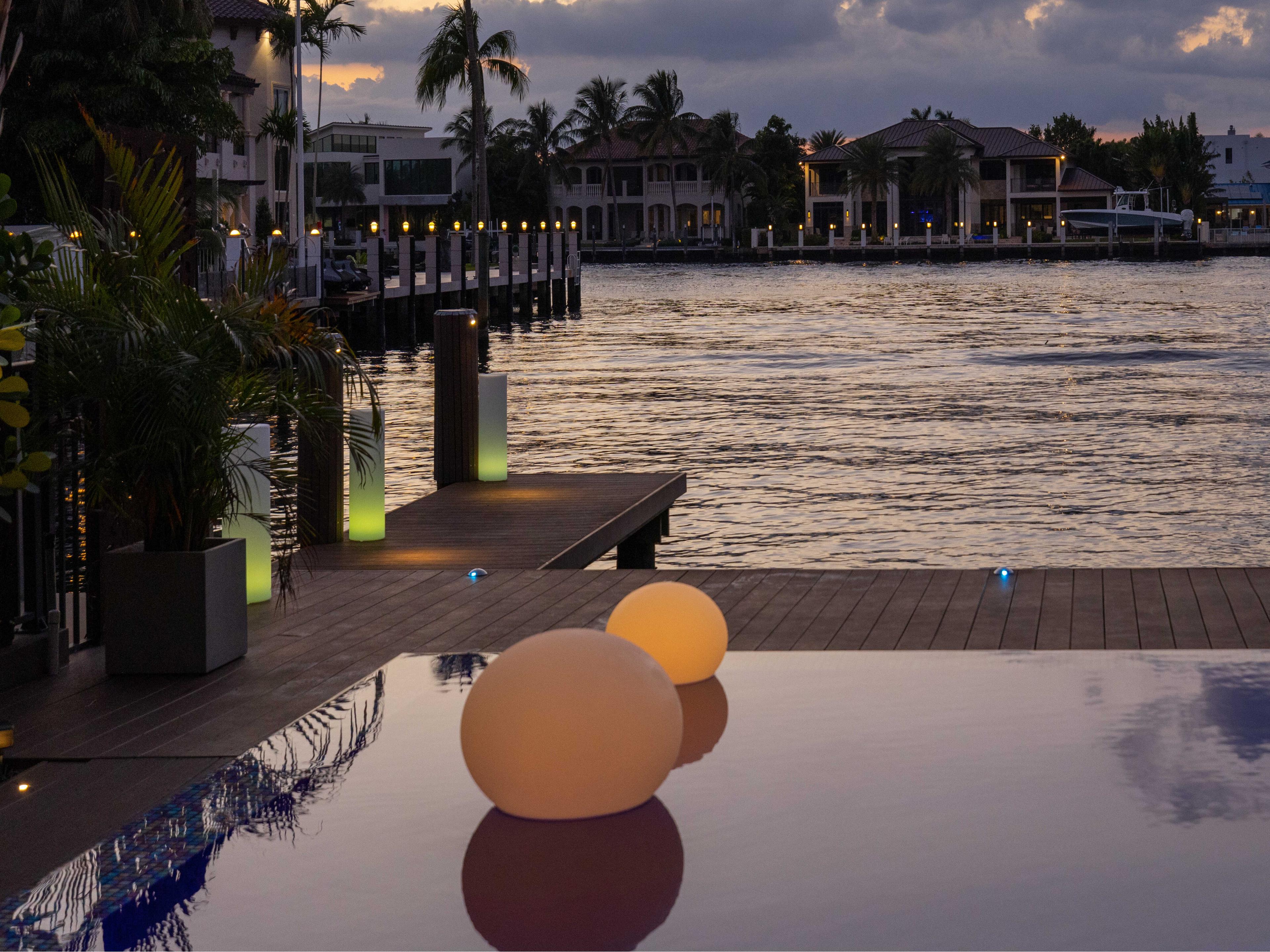 Smart & Green Flatball Bluetooth Outdoor LED Light