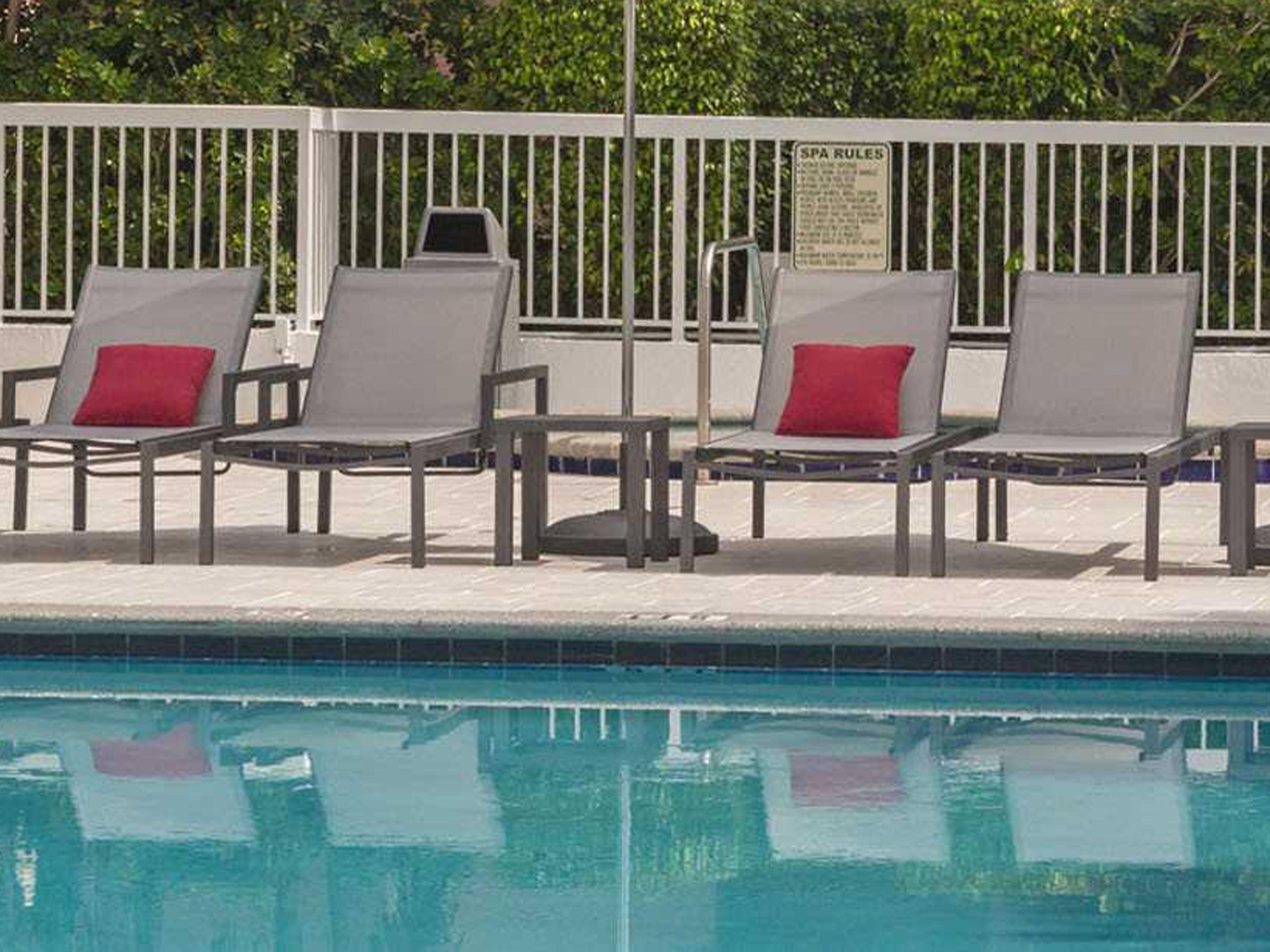 Decoscape Fusion Aluminum Sling Lounge Set