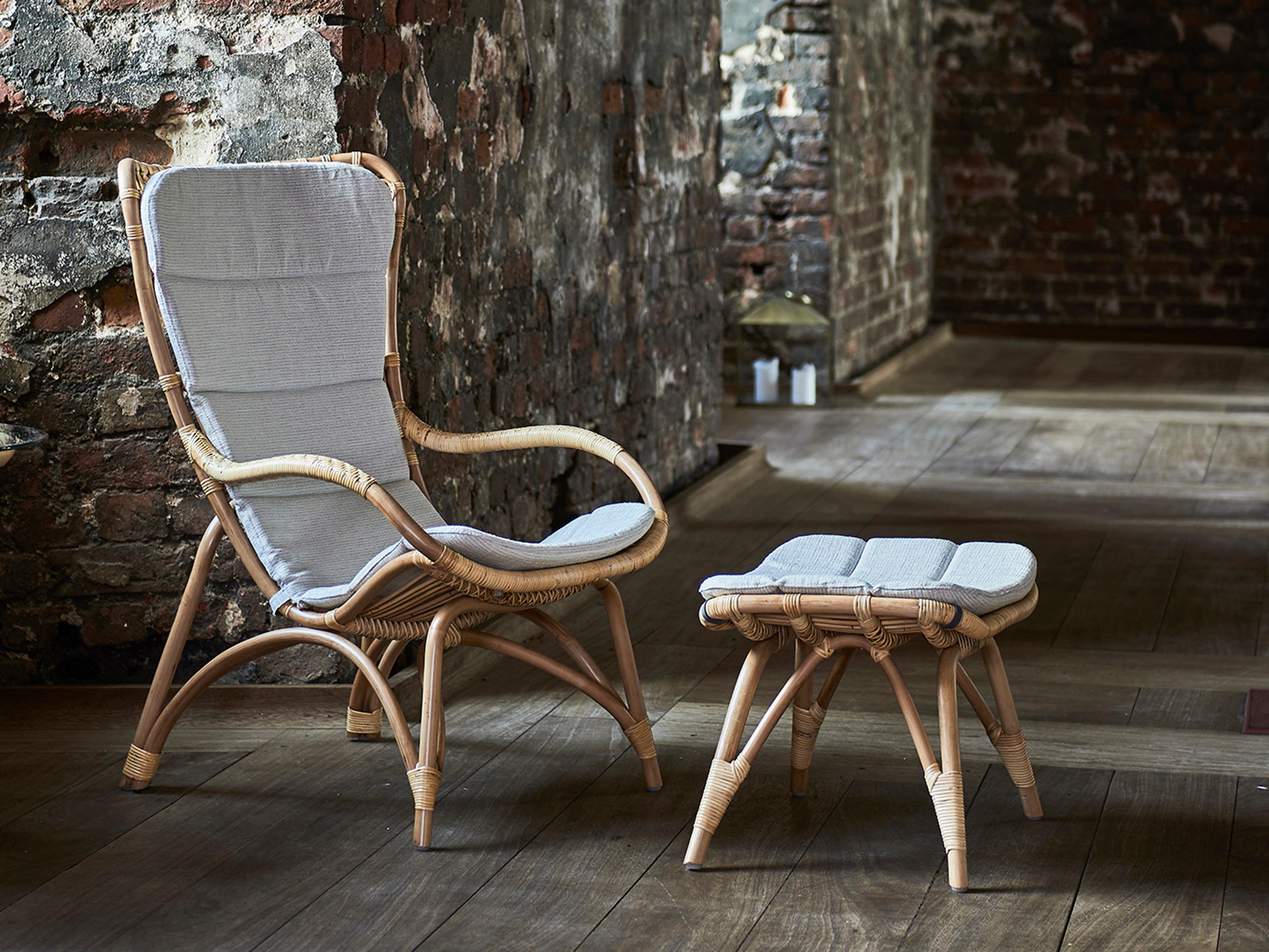 Sika Design Originals Natural Rattan, Poly Blend Aluminum Cushion Lounge Chair in Youtoo Dark Grey