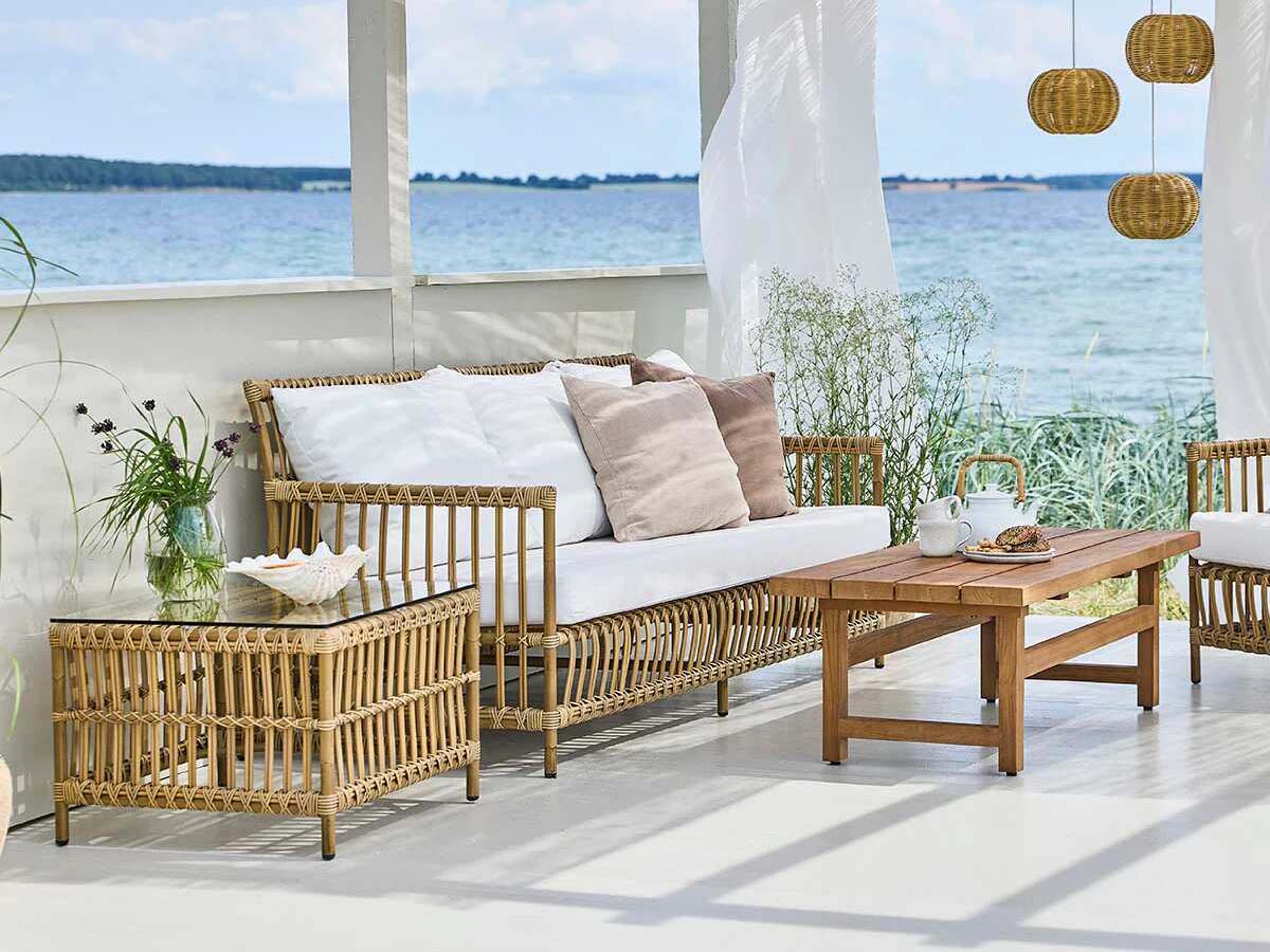 Sika Design Exterior Aluminum Rattan Antique Caroline Square Glass Top Outdoor Patio End Table