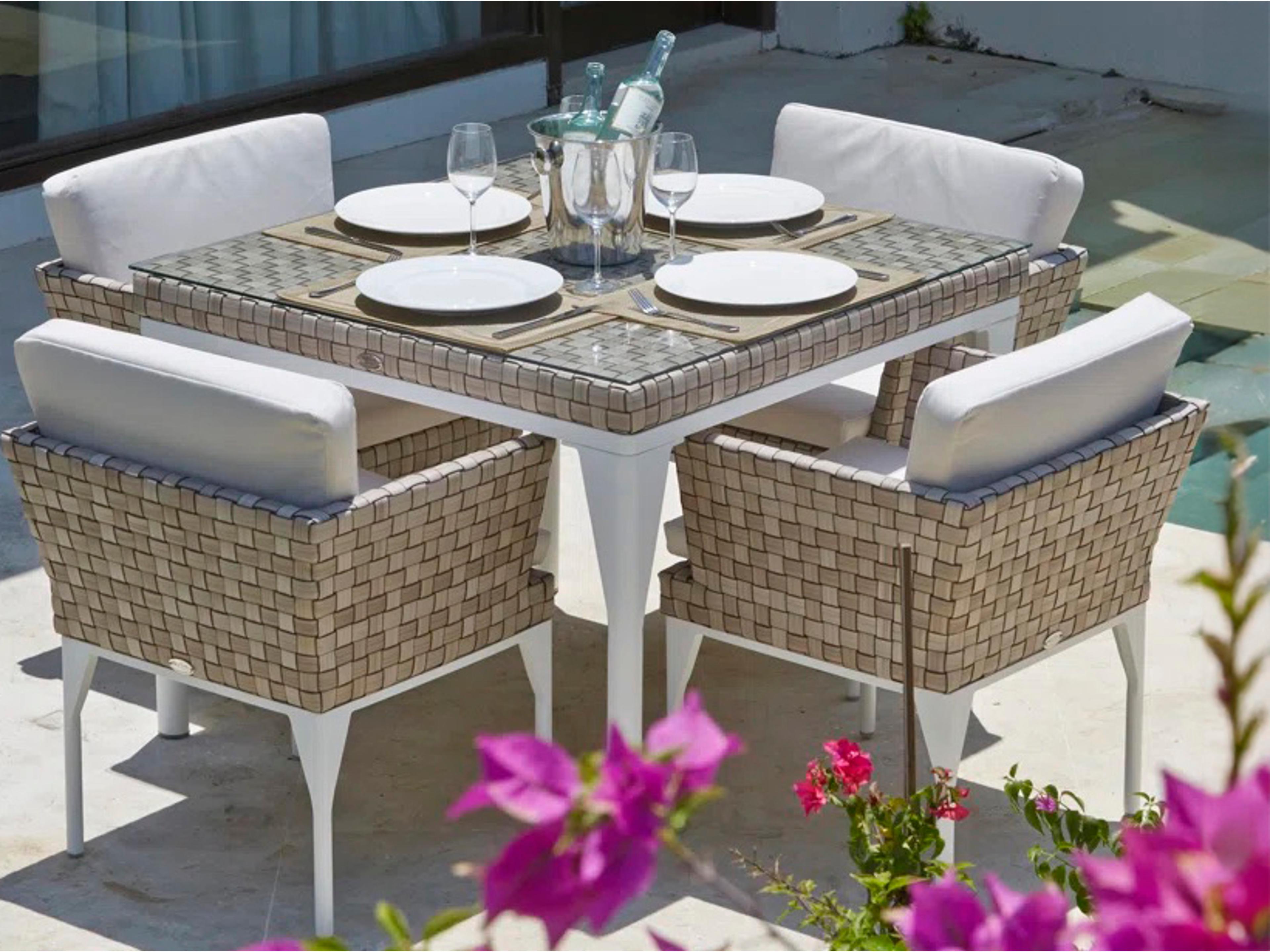 Brafta Seashell Aluminum Dining Set