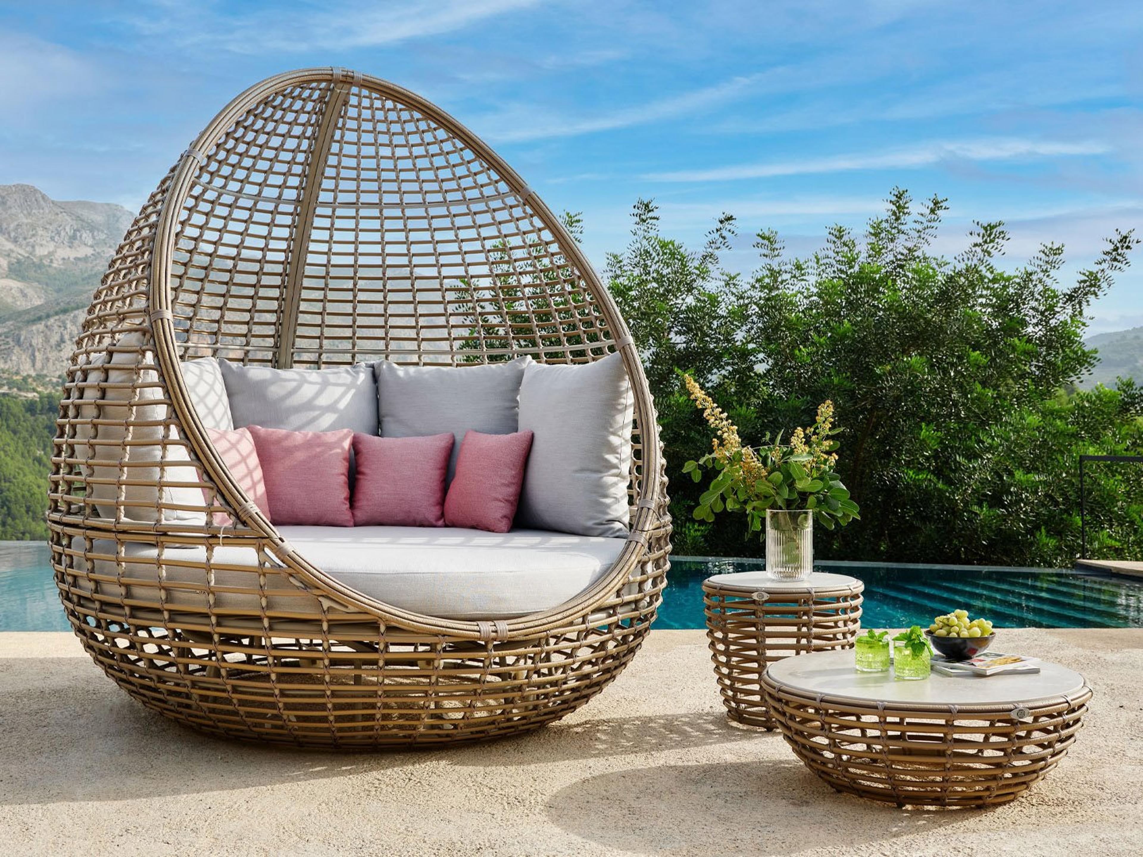 Skyline Design Faber Swivel Outdoor Patio Daybeds