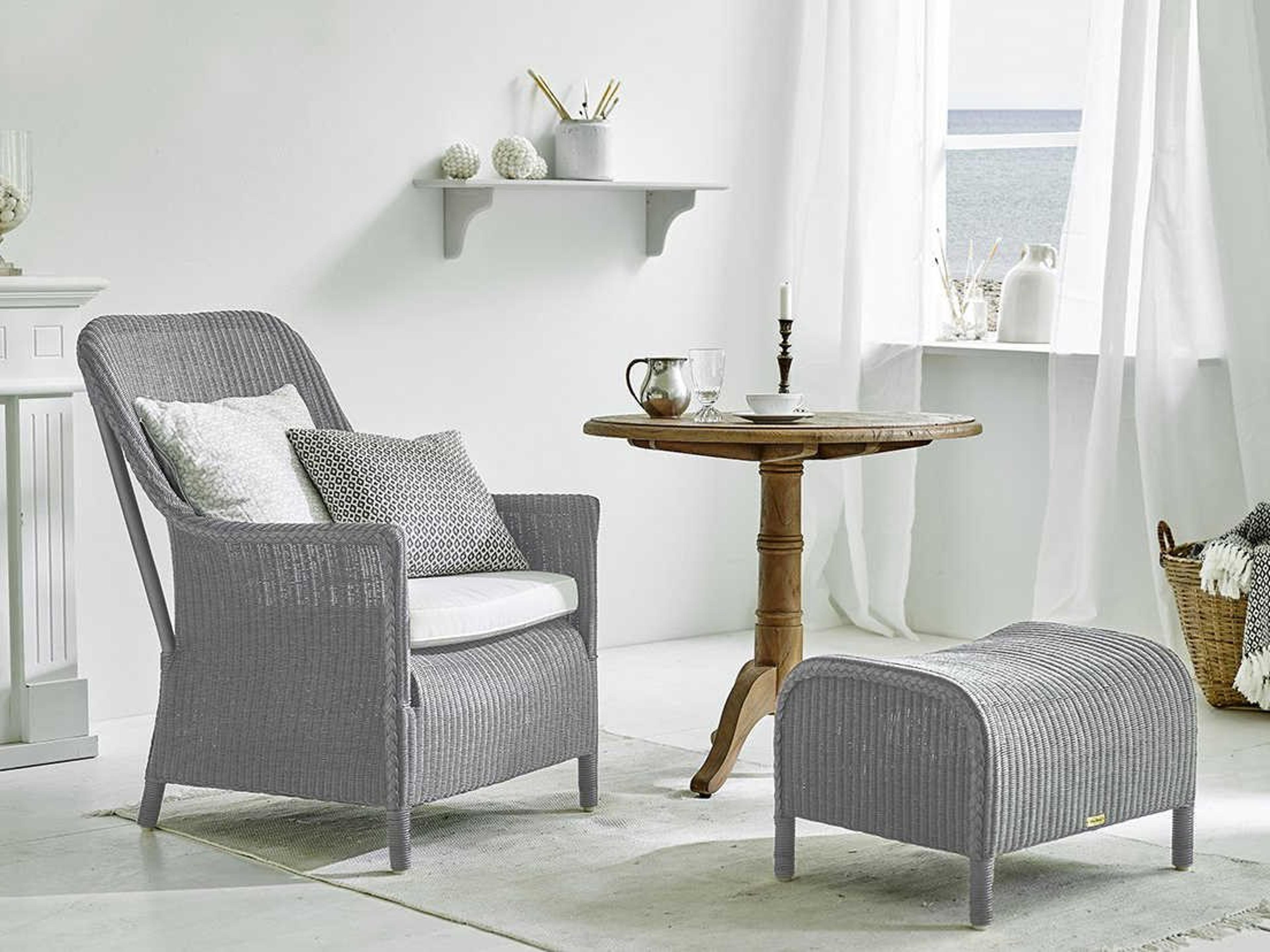 Sika Indoor Teak Round Wood Dining Table