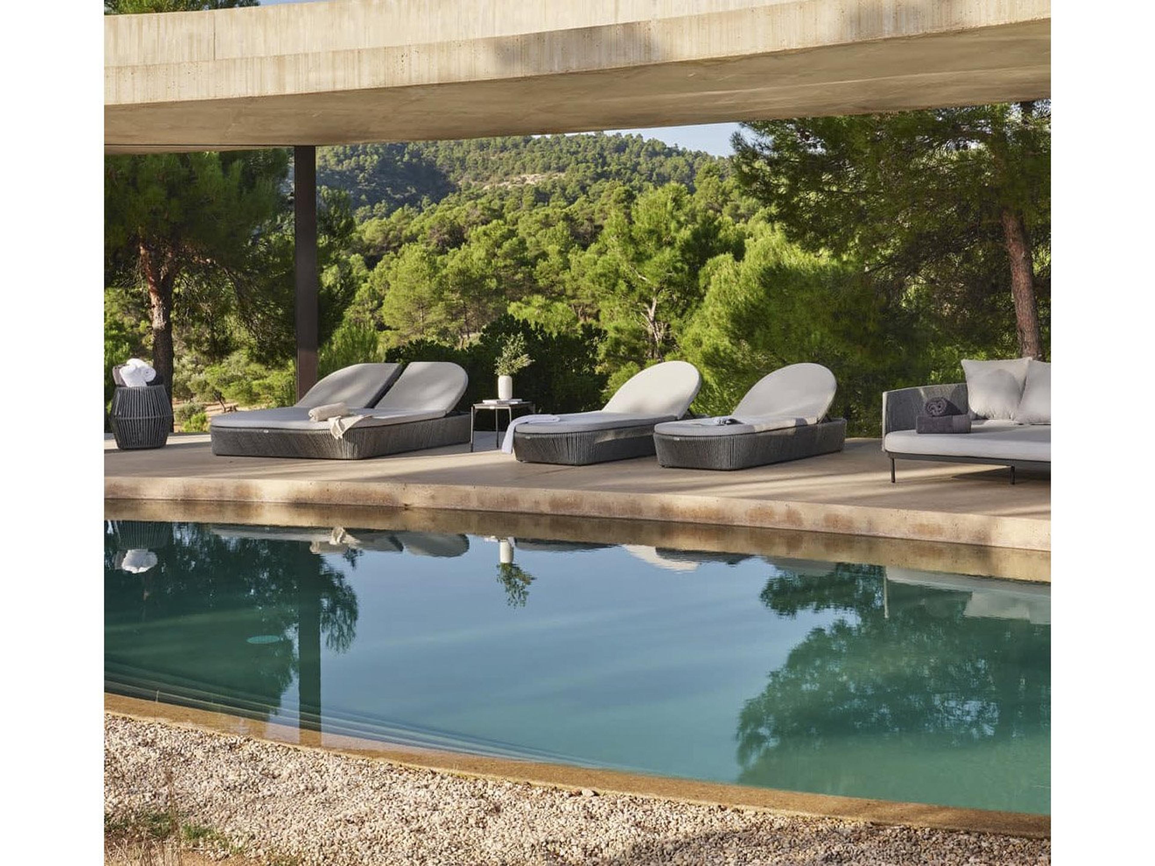 Boston Aluminum Patio Lounge Set