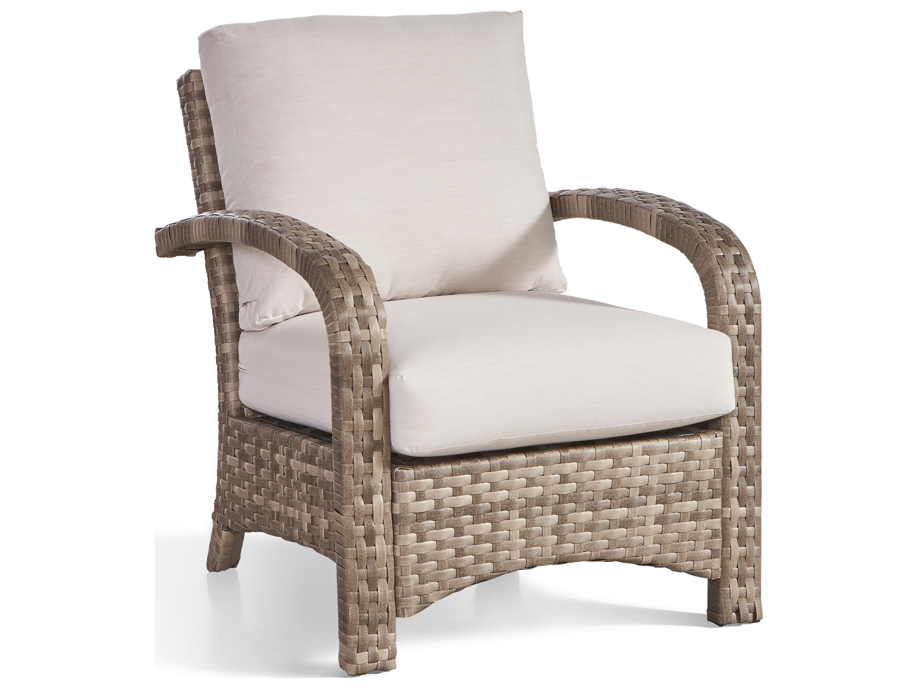 Driftwood Bay Wicker Warm/Neutral Outdoor Lounge Chair