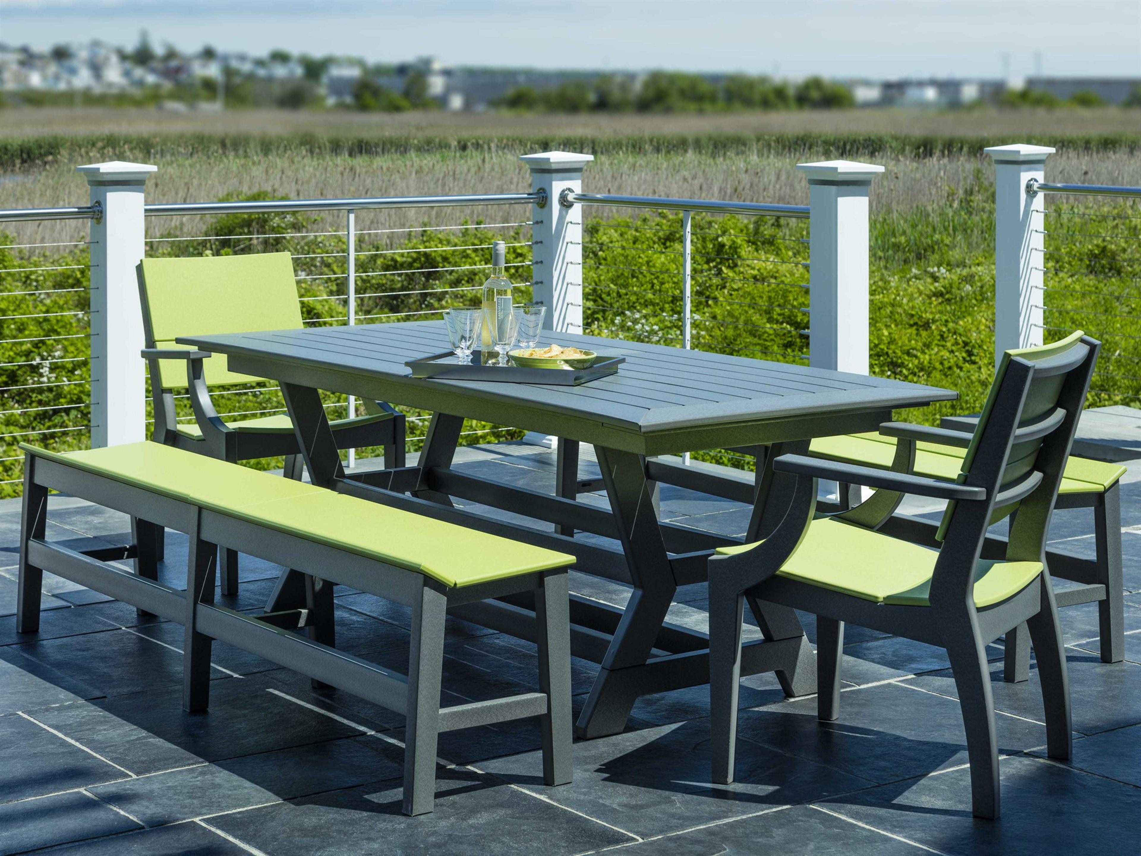 Mad Recycled Plastic Outdoor Dining Set