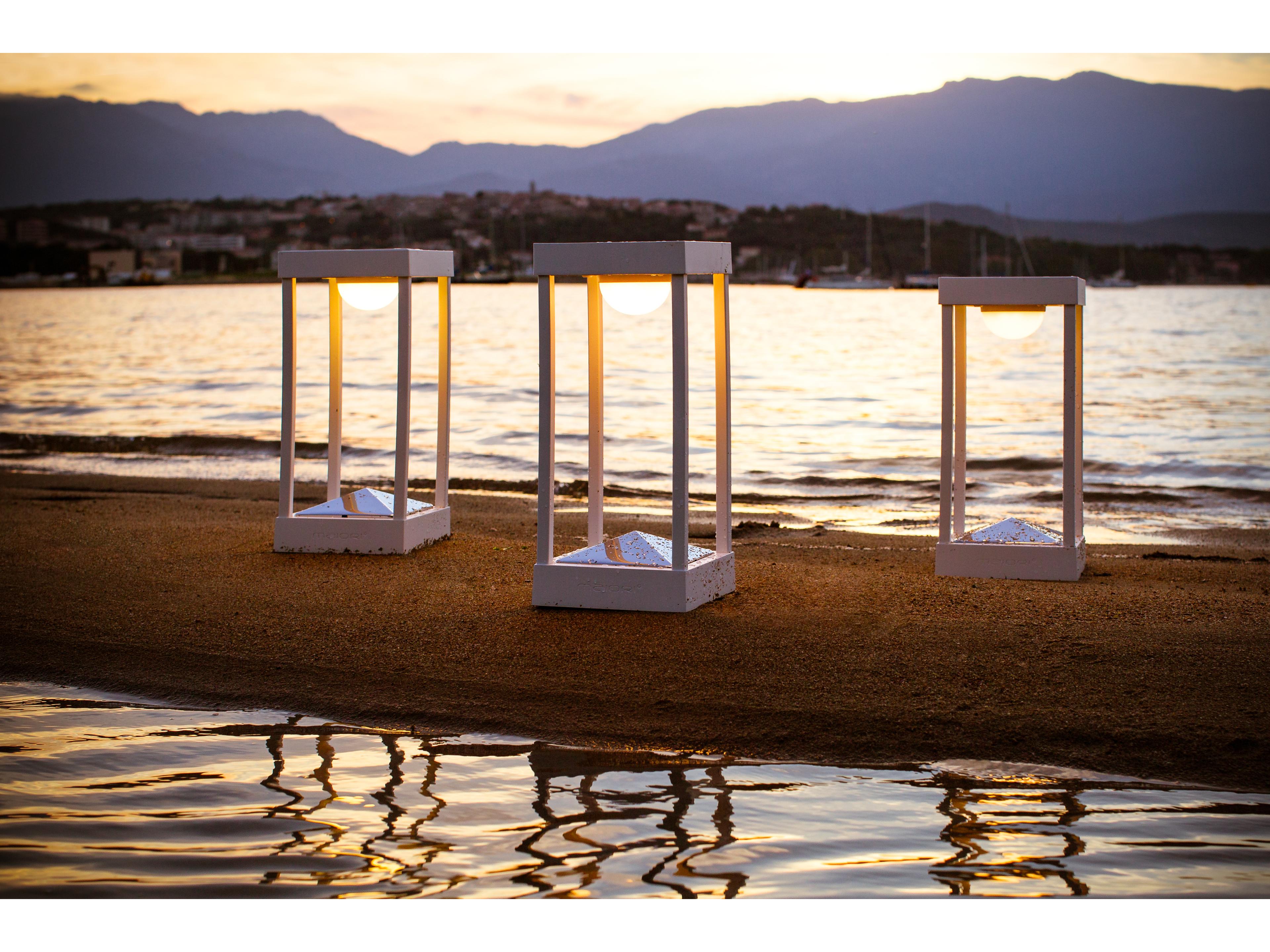 Seaside Casual La Lampe Aluminum Solar Large Parc