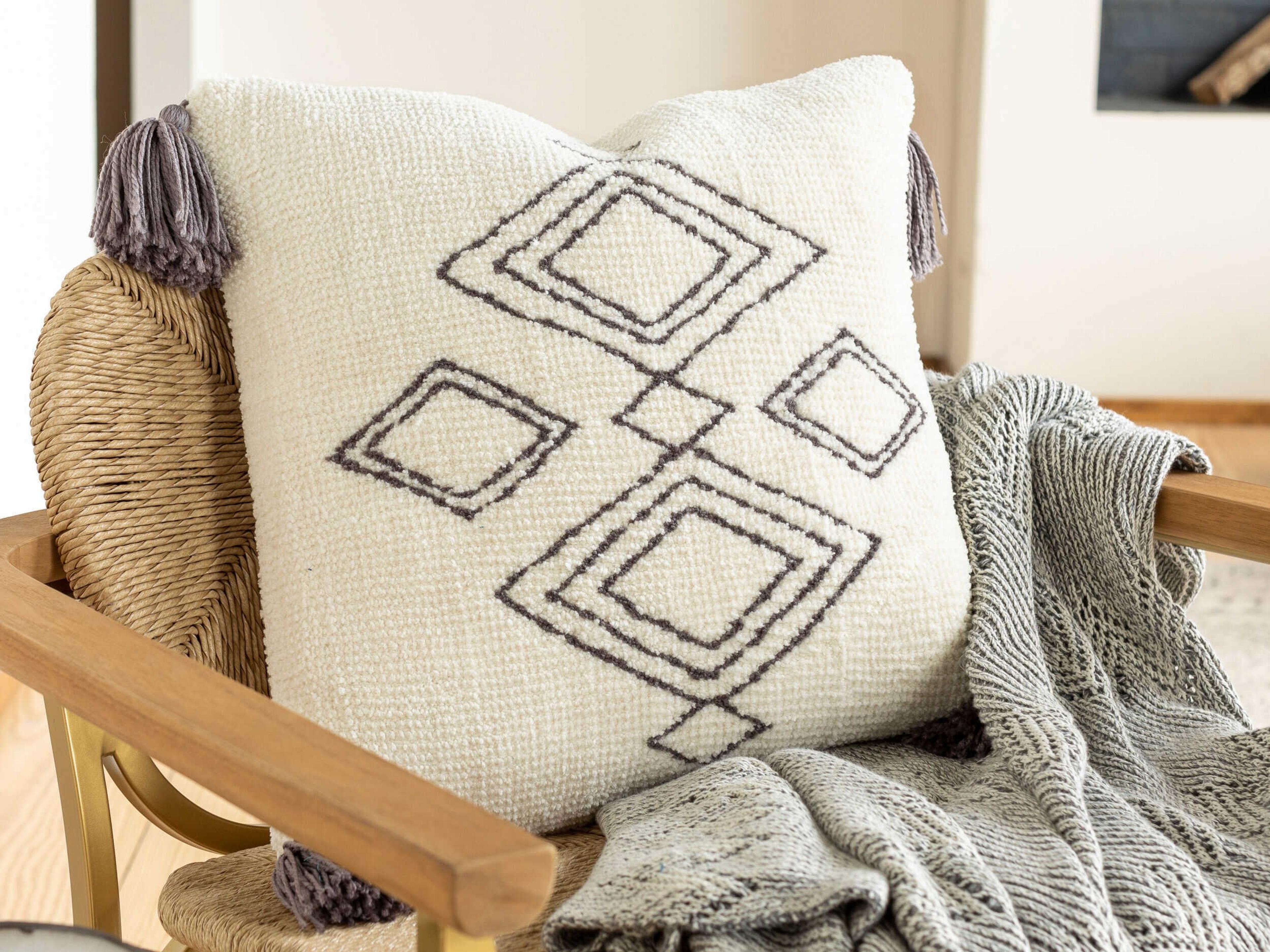 Surya Braith Cream / Charcoal Pillow