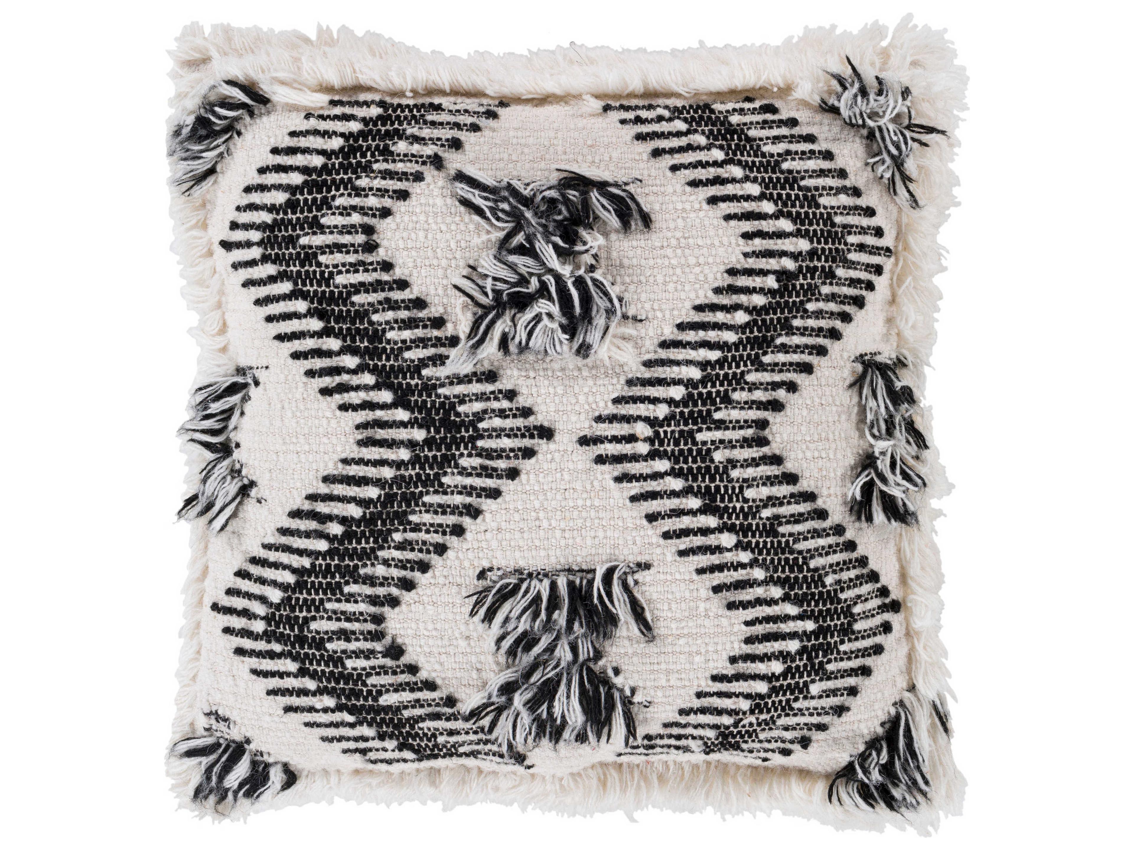 Zelah Cream / Black Pillow