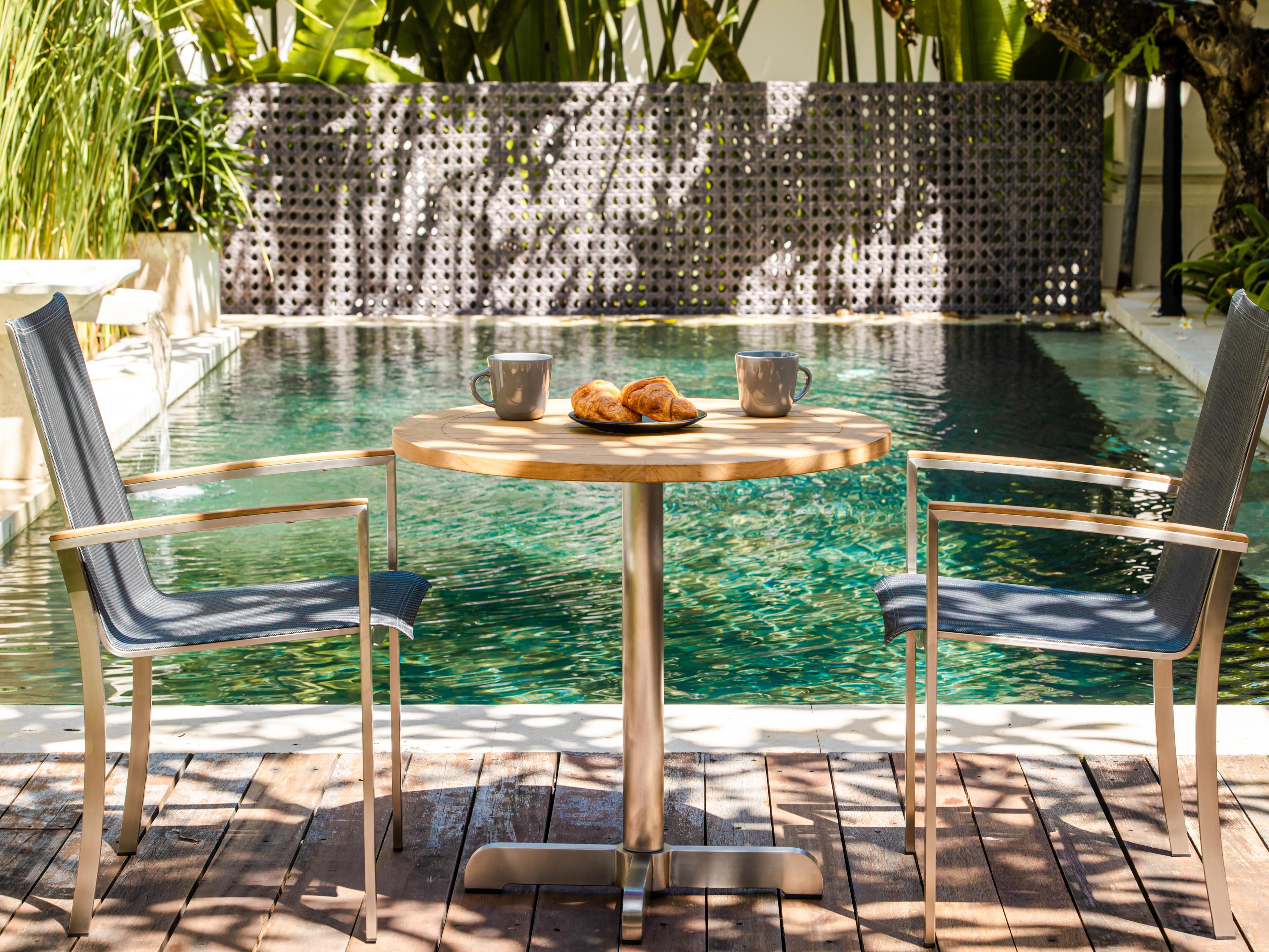 Avanti Steel Outdoor Dining Set