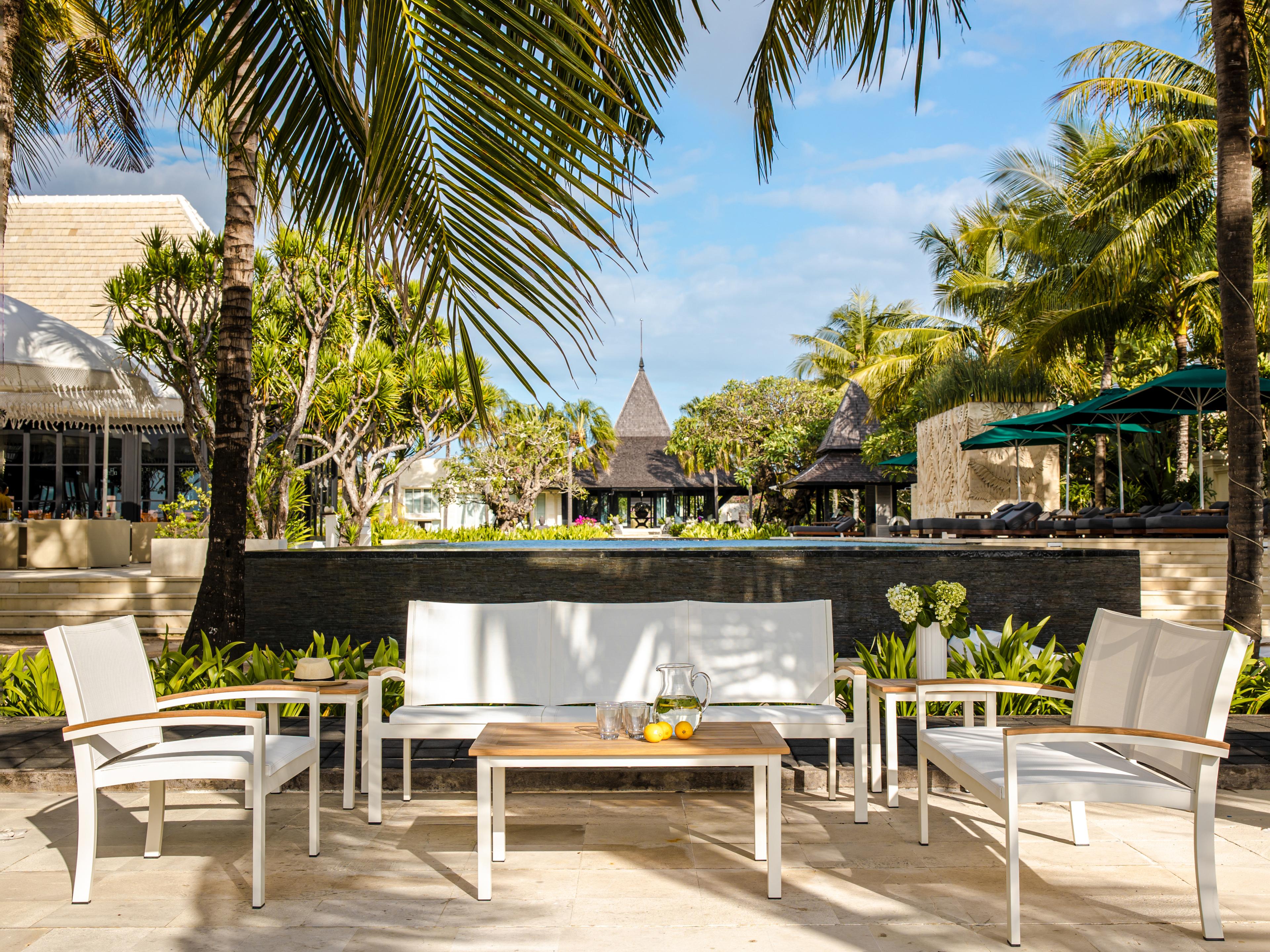 Soho Aluminum Sling Outdoor Lounge Set