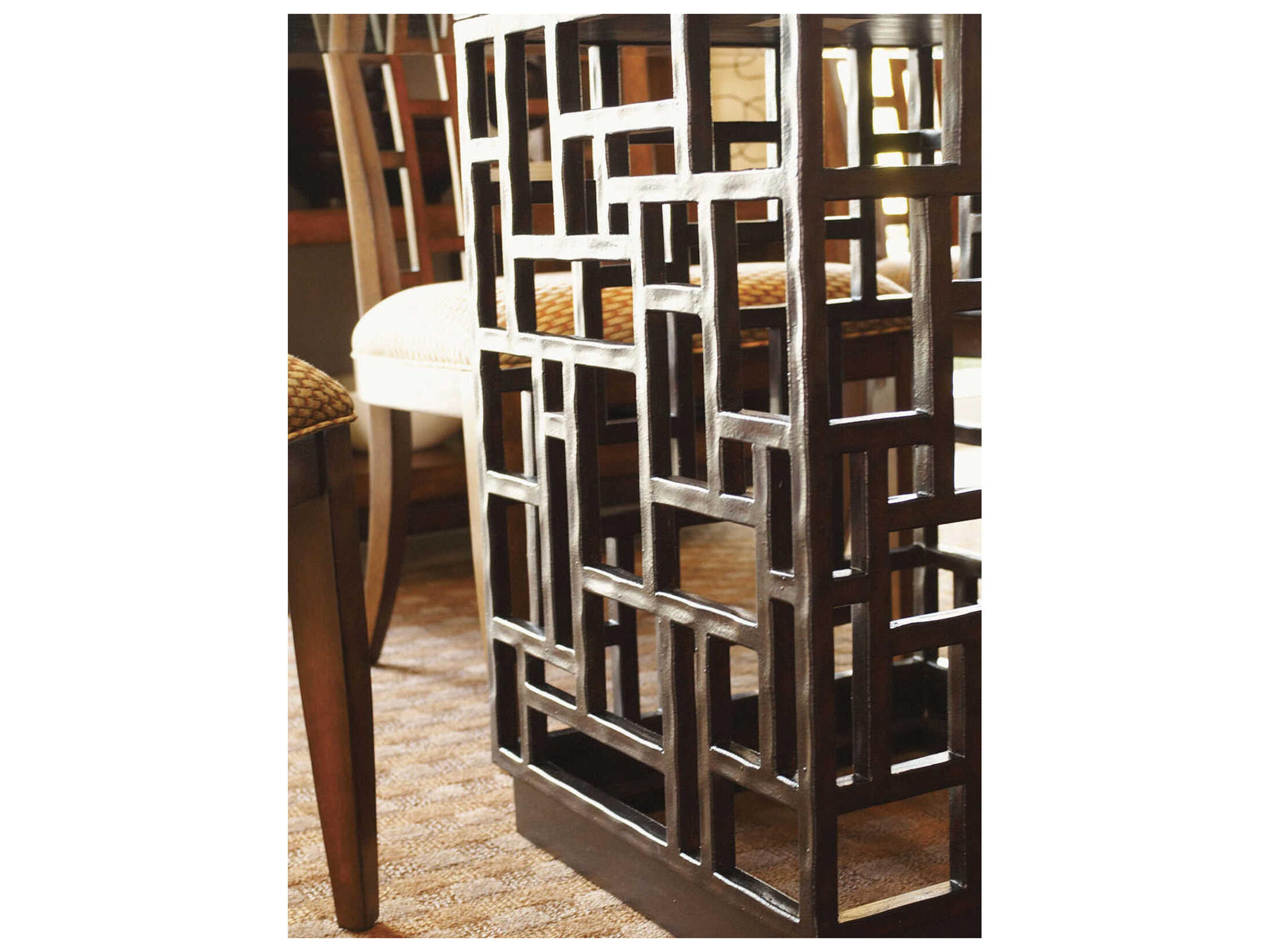 Tommy Bahama Ocean Club South Sea Round Dining Table