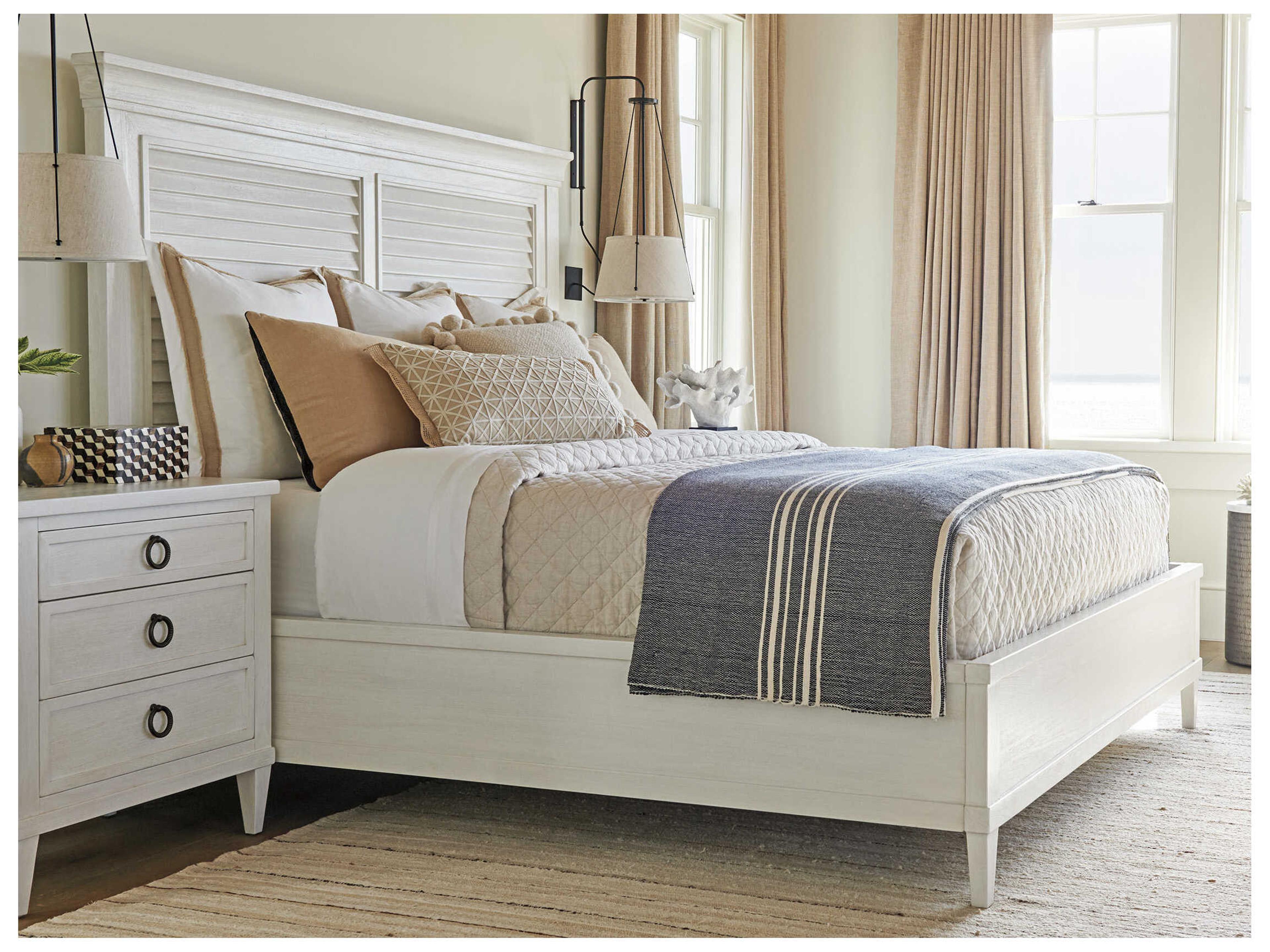 Tommy Bahama Ocean Breeze Royal Palm Louvered King Platform Bed