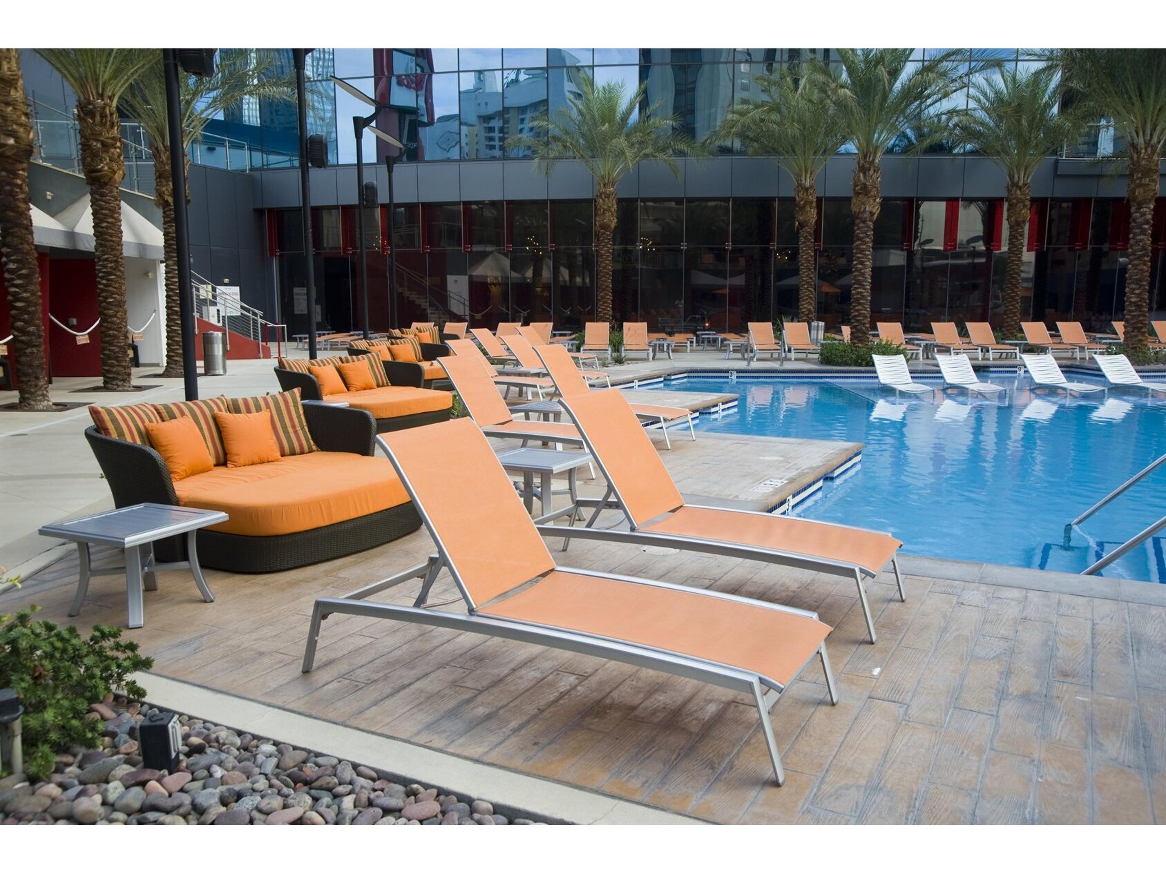 Elance Relaxed Sling Aluminum Lounge Set