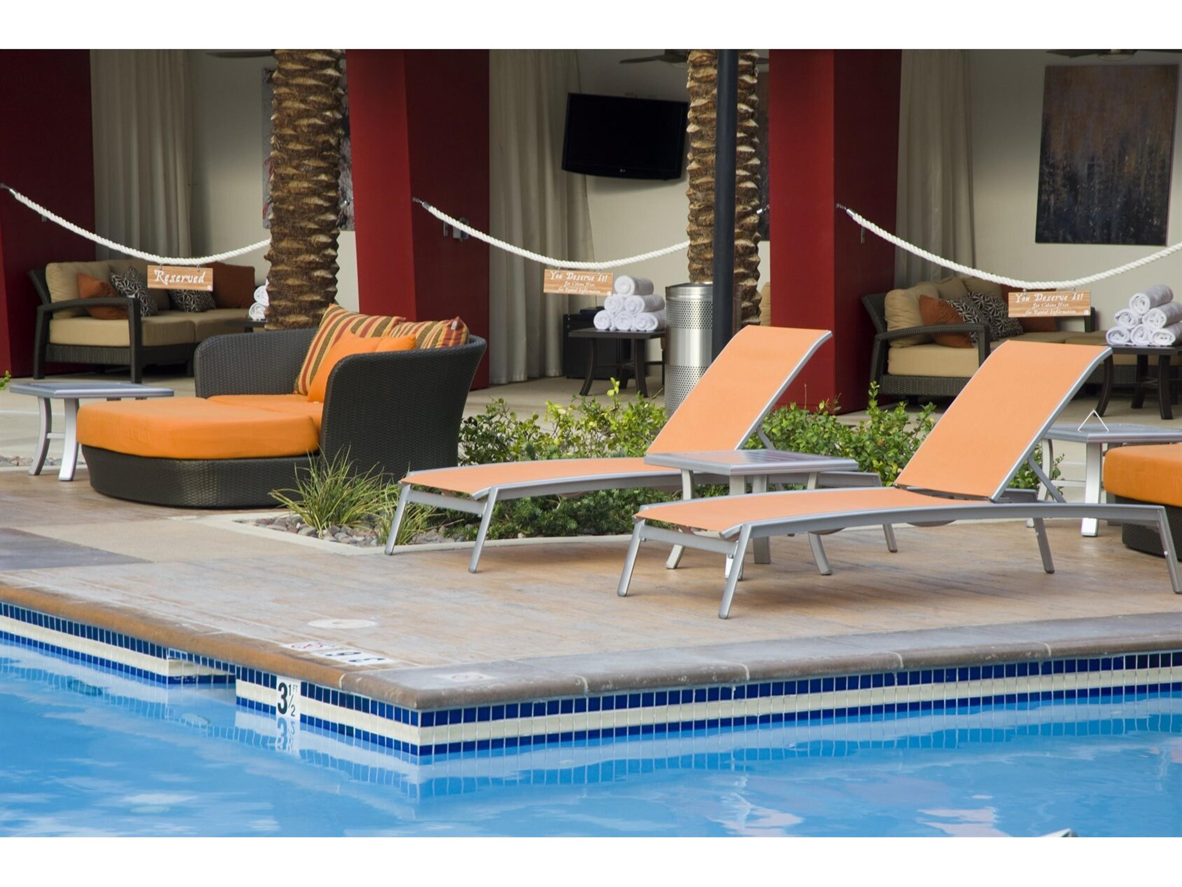 Elance Relaxed Sling Aluminum Lounge Set