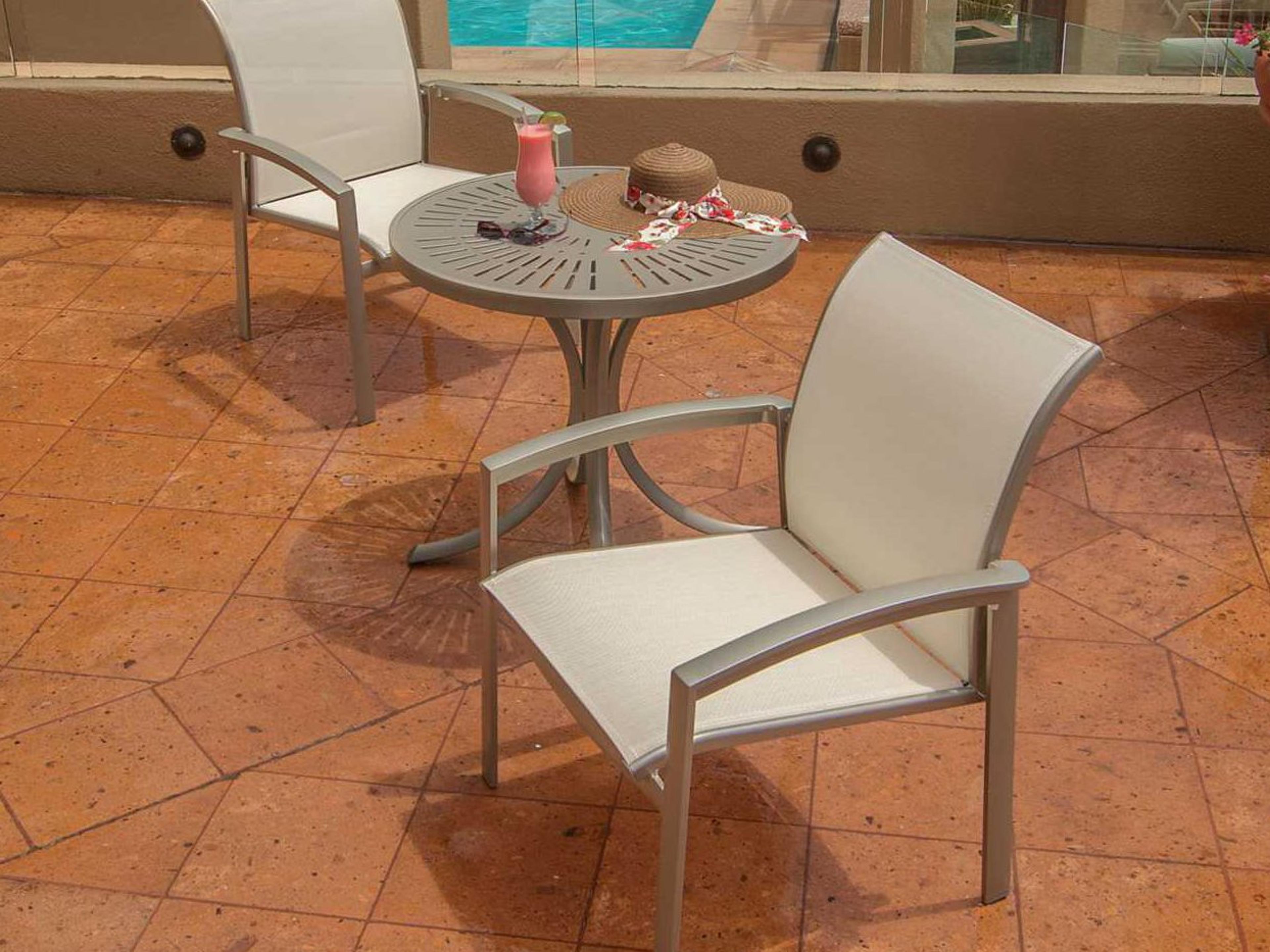 Elance Relaxed Sling Aluminum Bistro Set