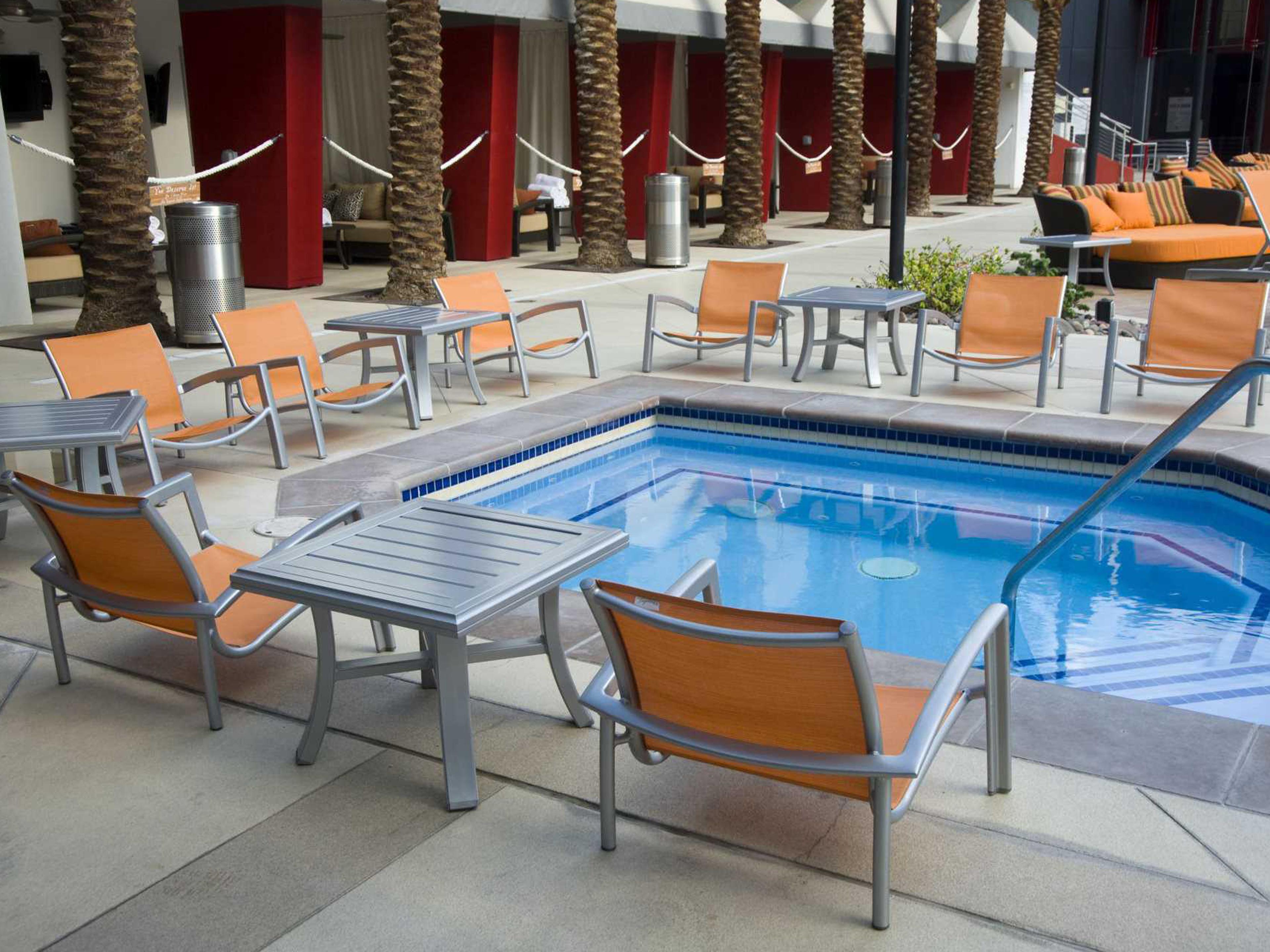 Elance Relaxed Sling Aluminum Outdoor Patio Lounge Set