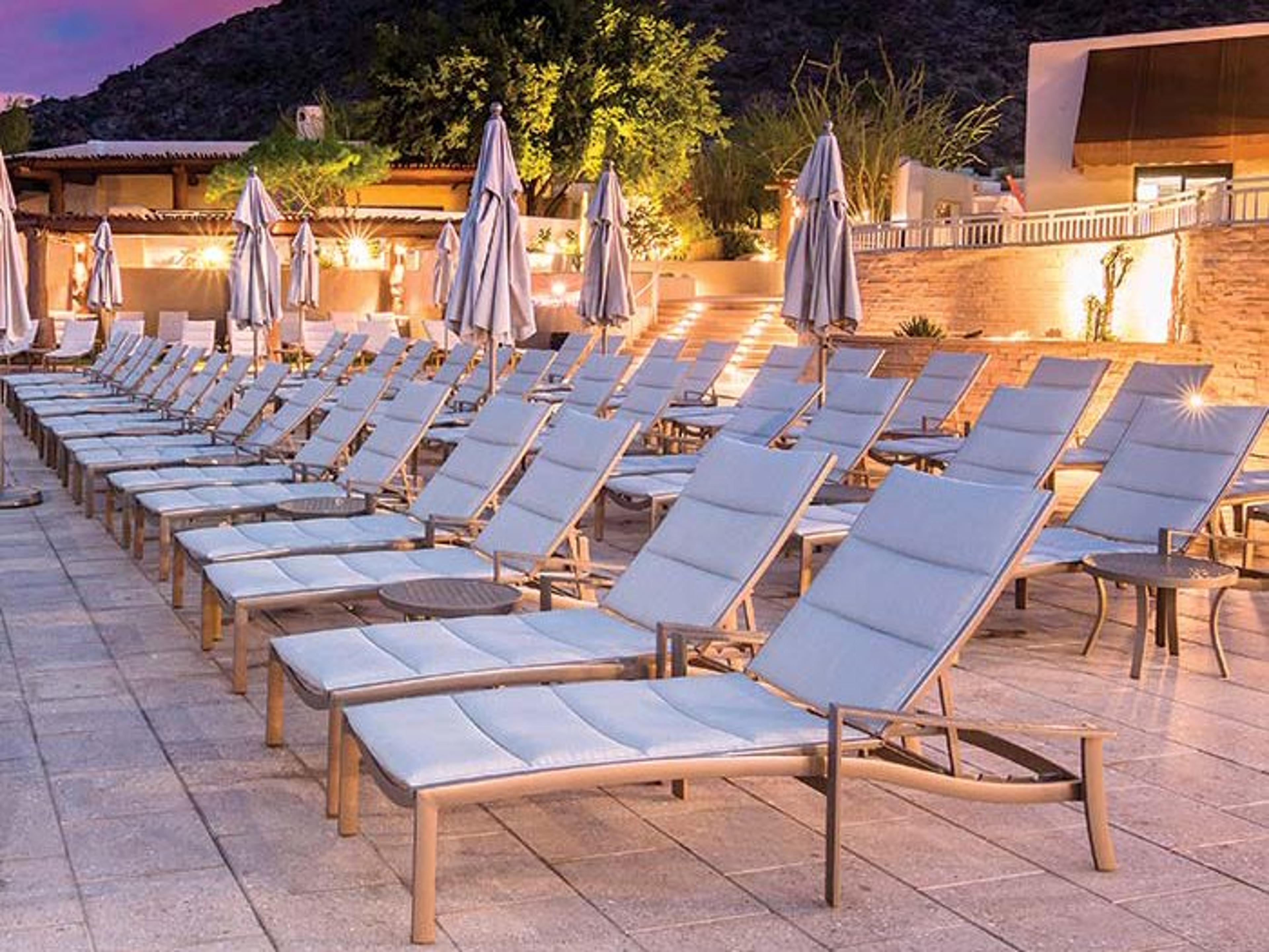 KOR Padded Sling Aluminum Patio Lounge Set