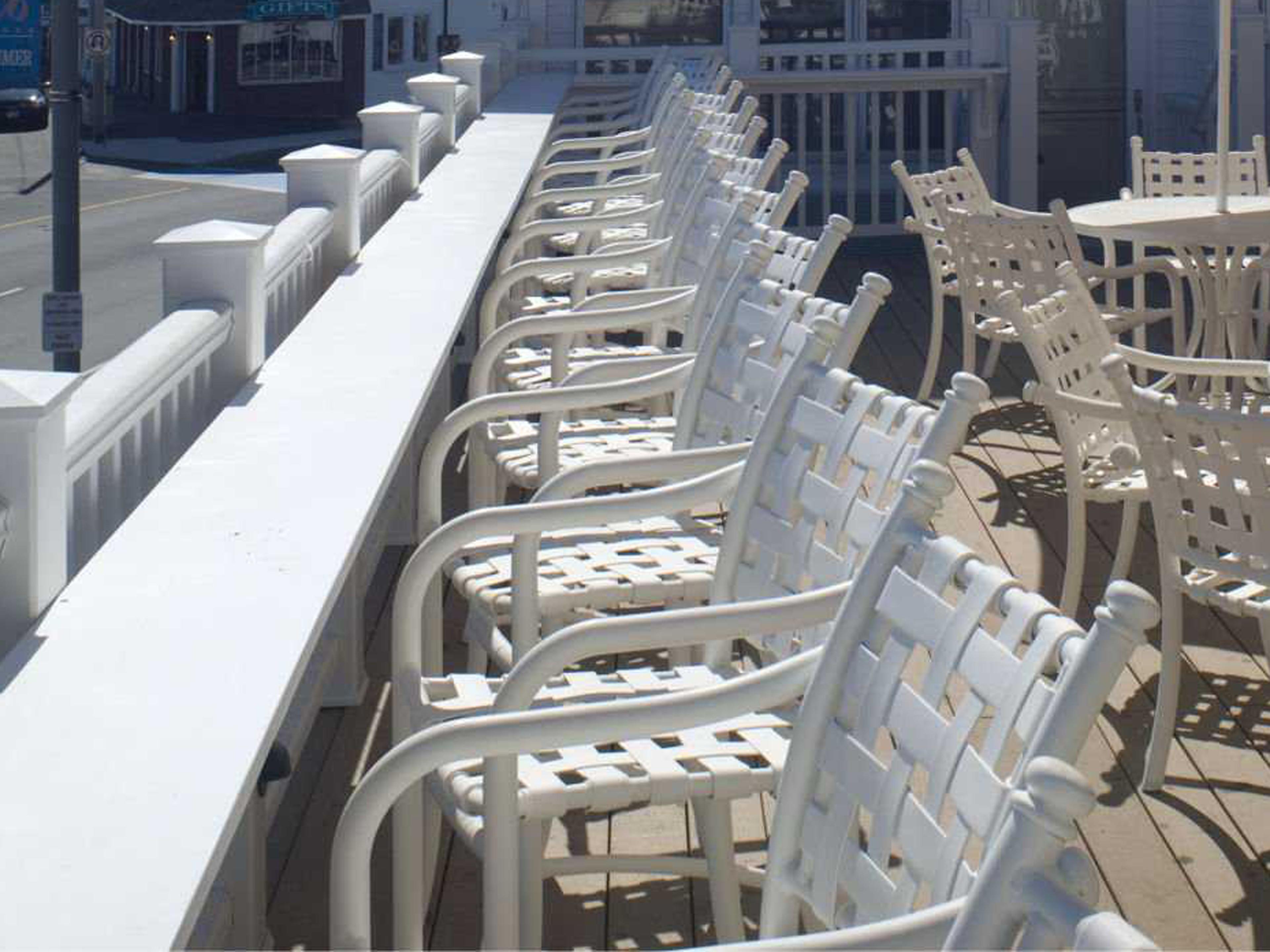 Tropitone La Scala Cross Strap Aluminum Bar Set