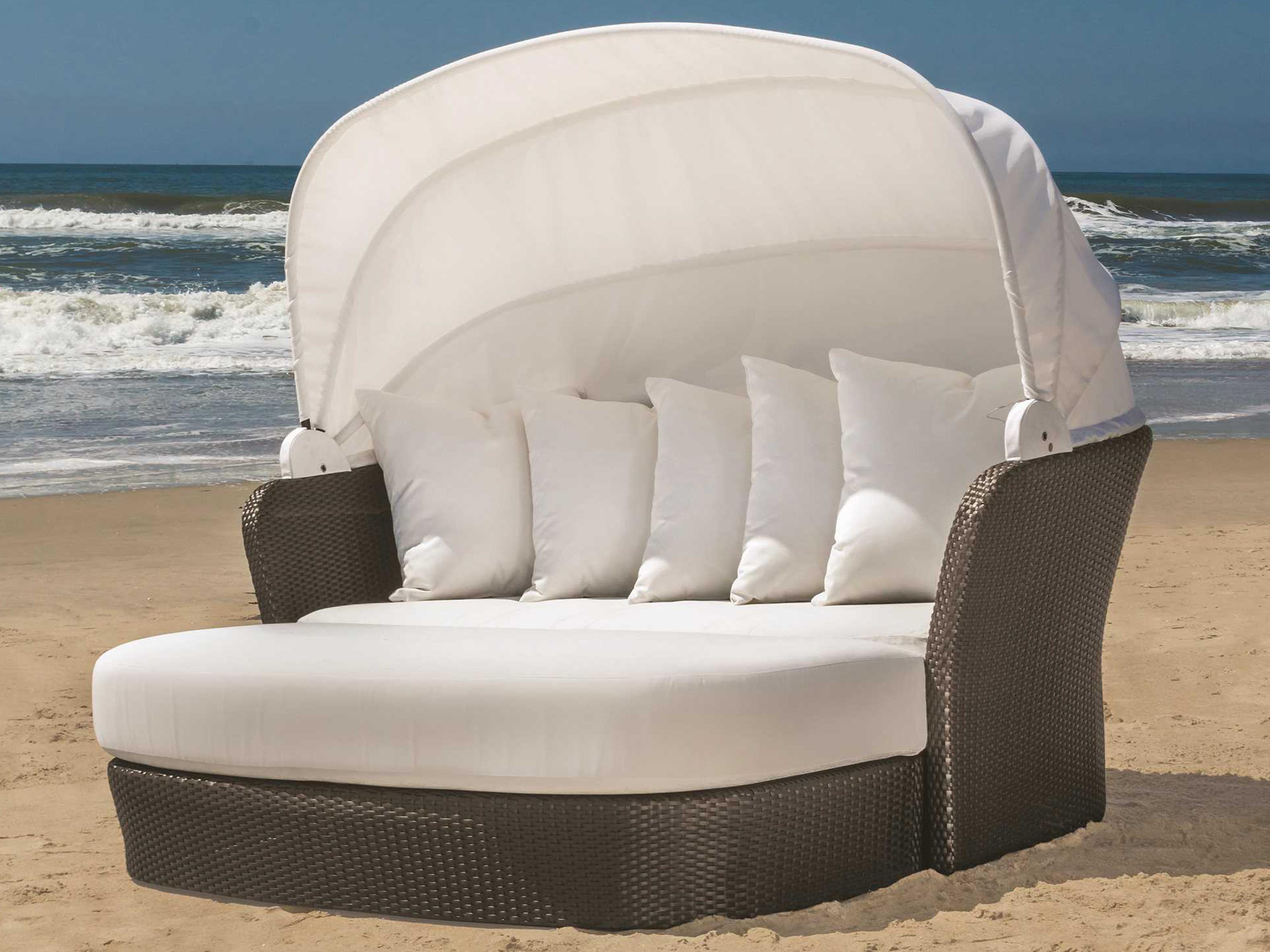 Tropitone Evo Woven Wicker Lounge Set