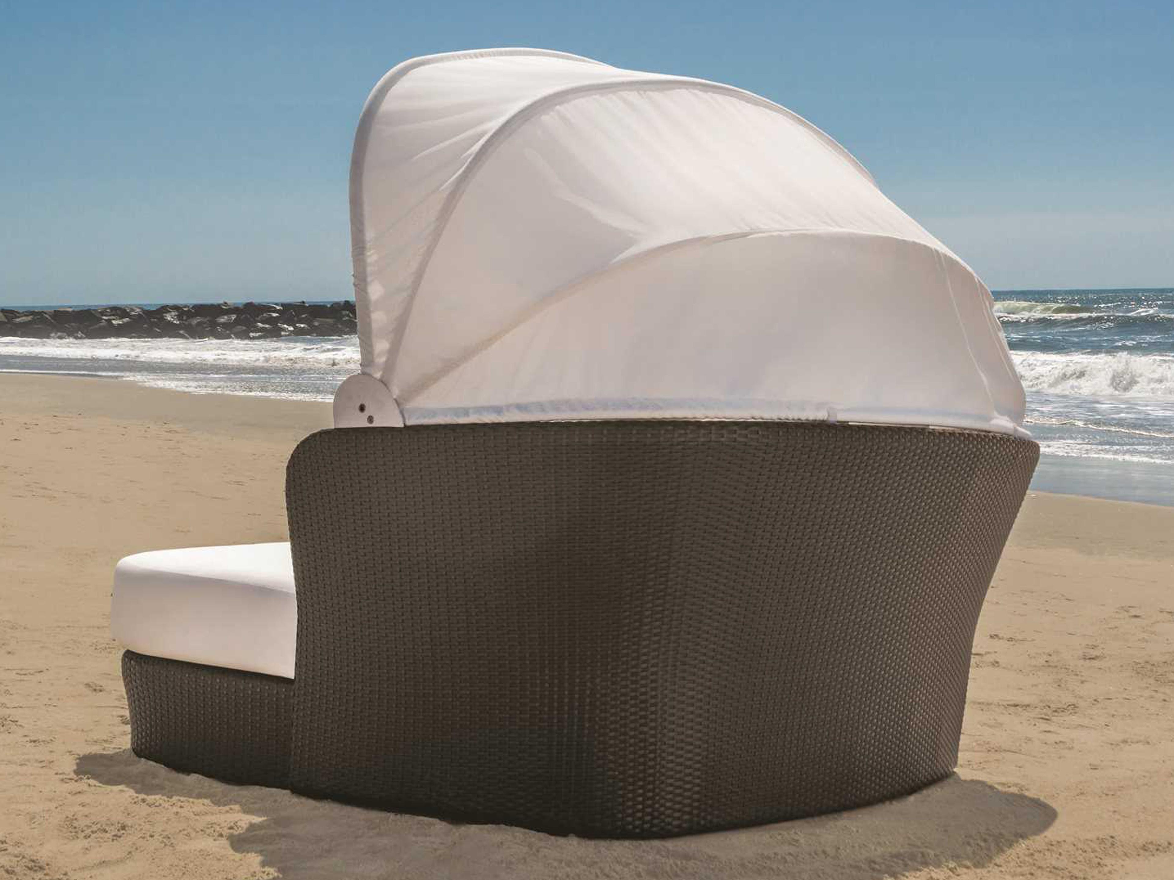 Tropitone Evo Woven Wicker Lounge Set