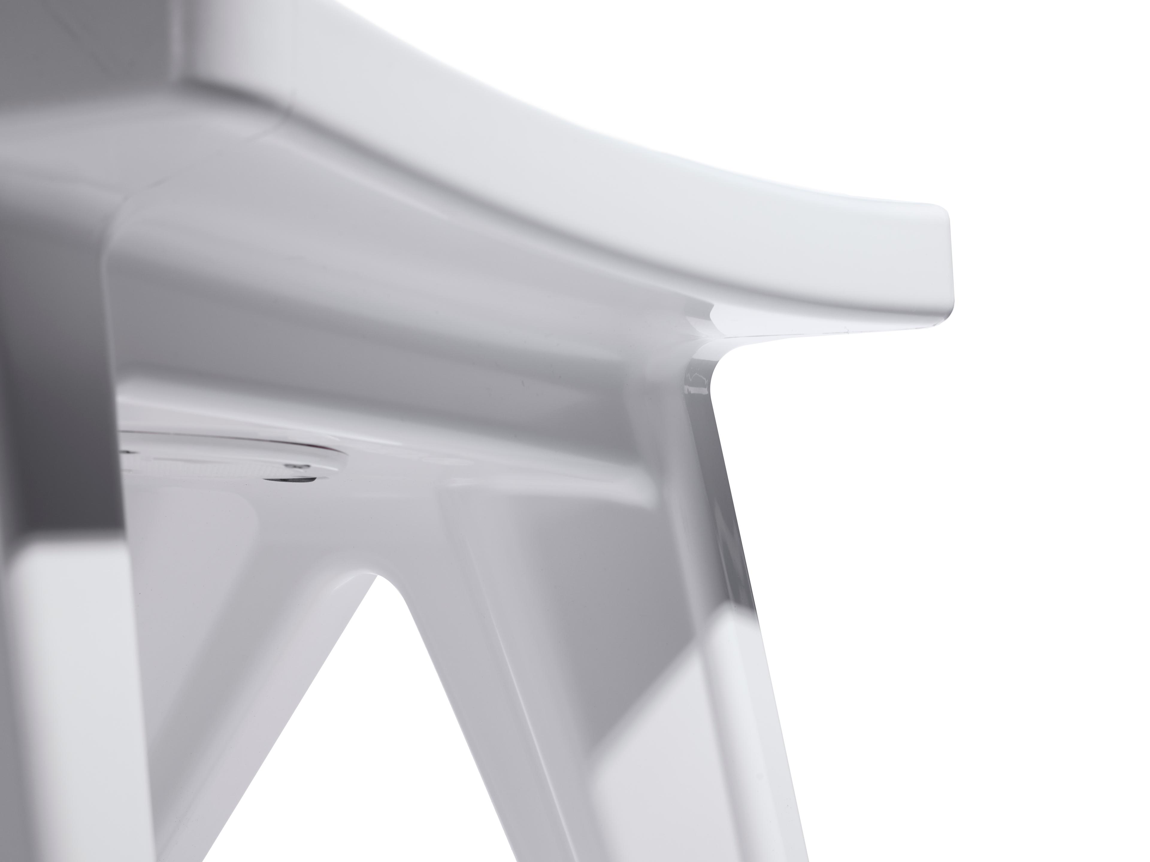 Tupelo Goods Fresco Marine Grade Polyethylene Lounge Chair in Highcloud White