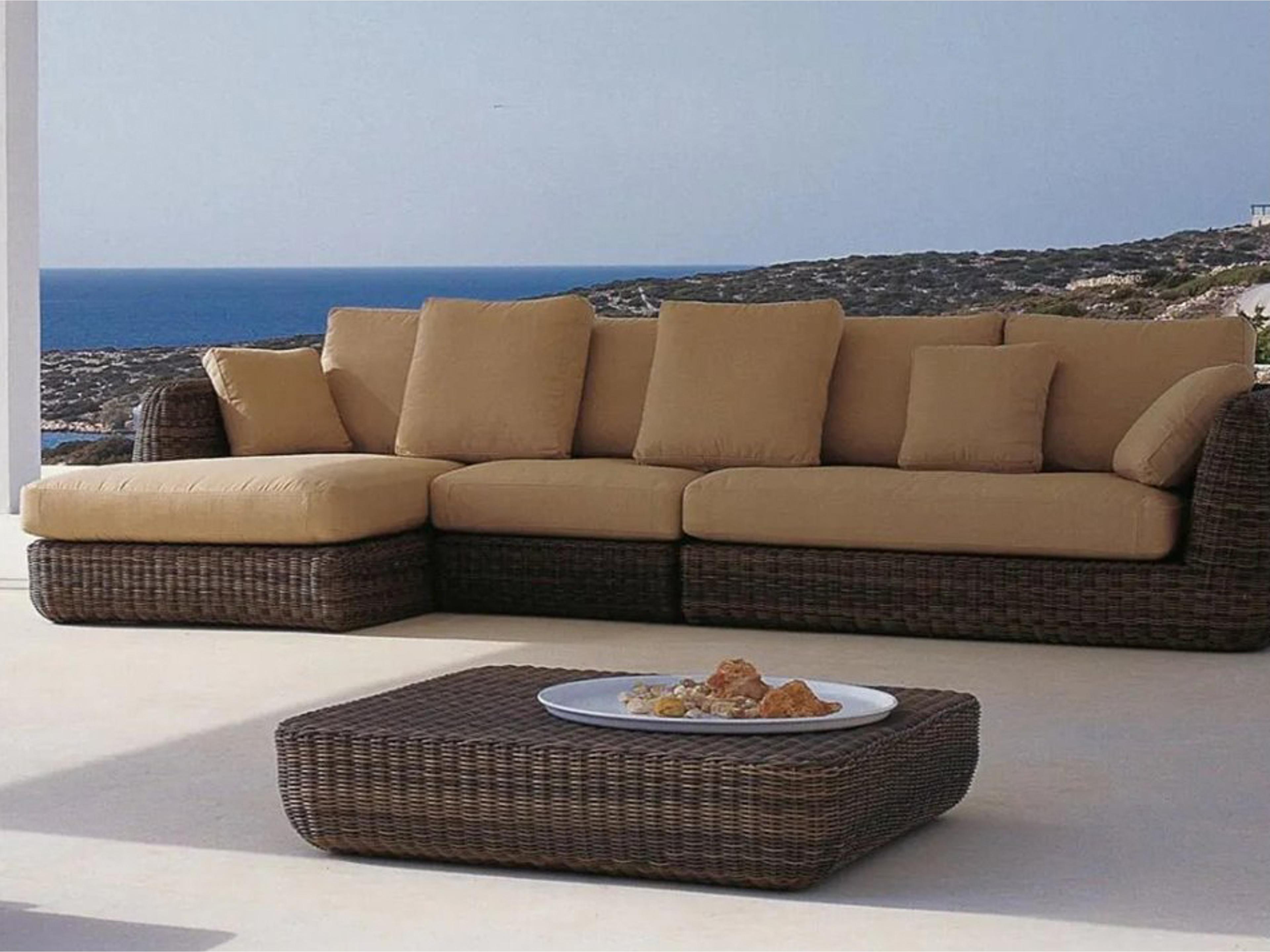 Agora Sectional Lounge Set