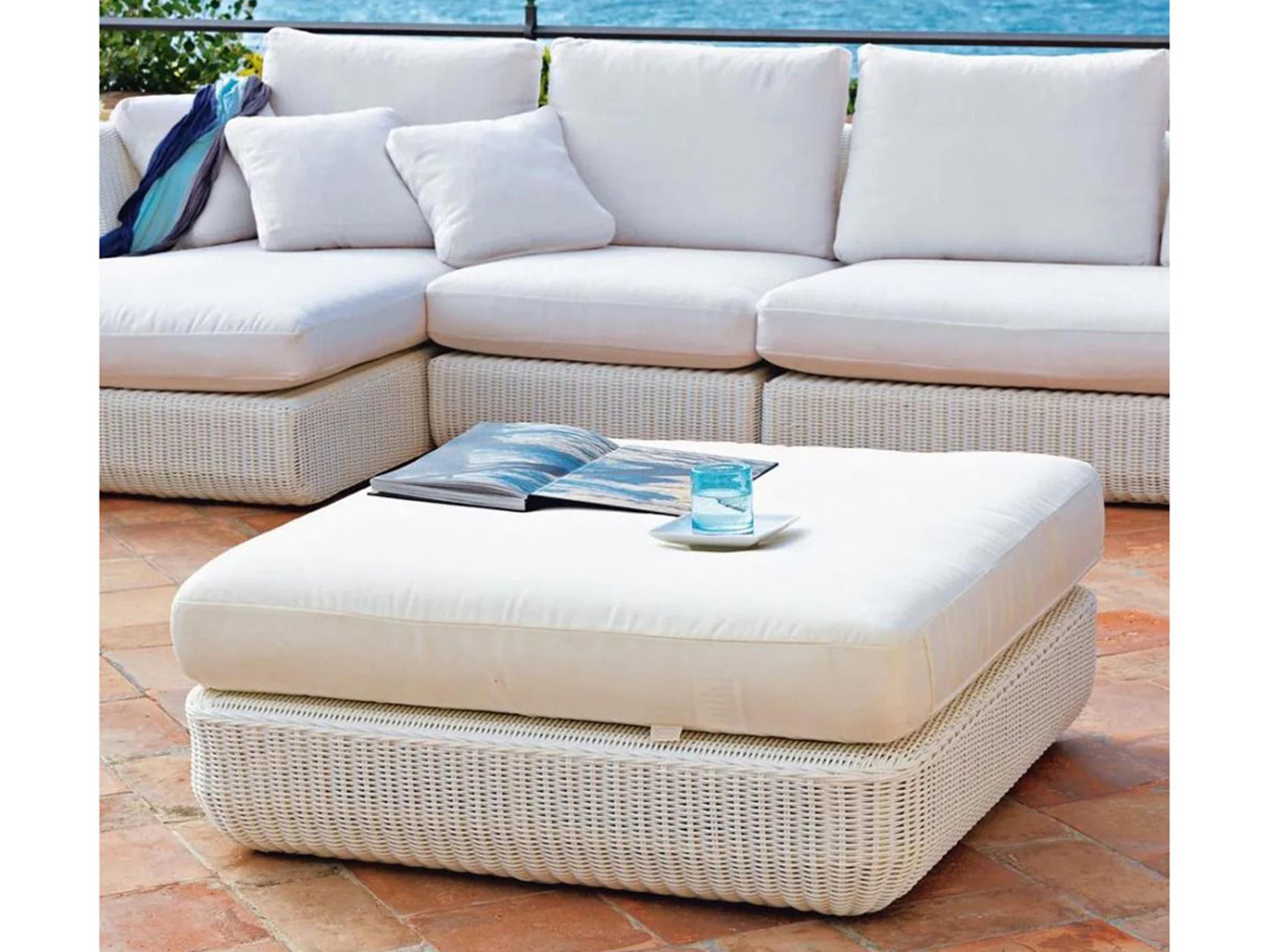 Agora Sectional Lounge Set
