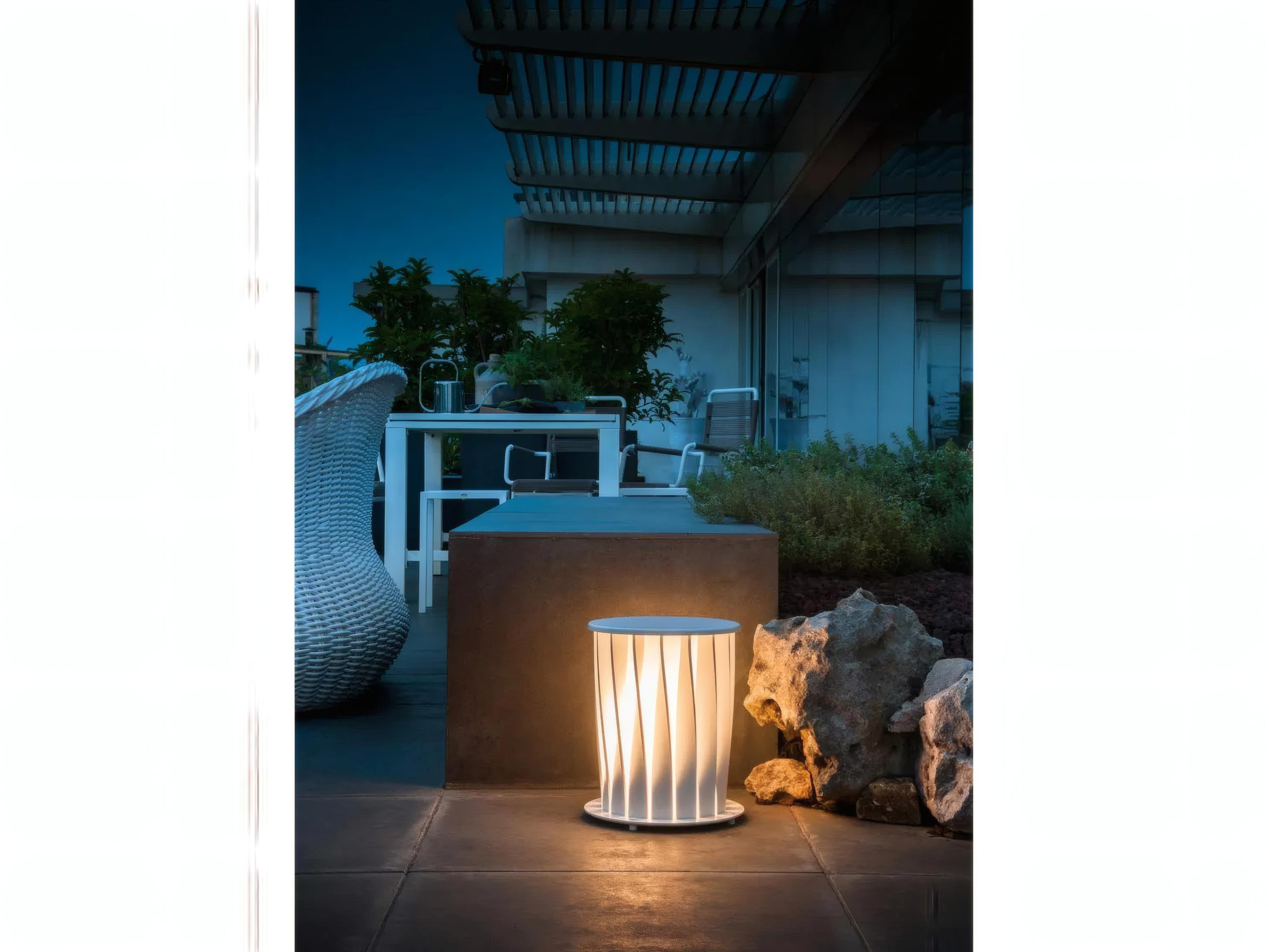 UnoPiu Aton Aluminum Lamp