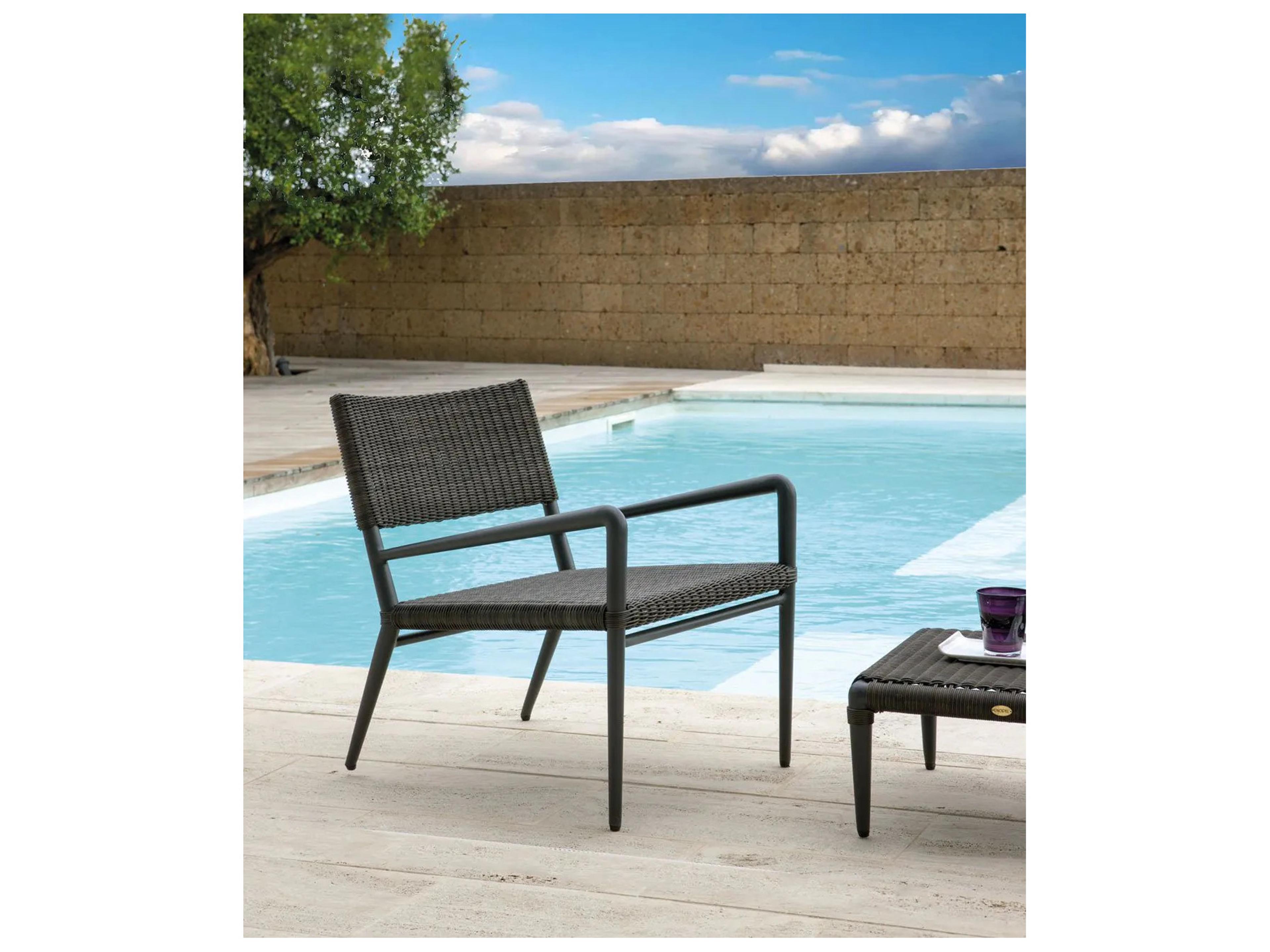 UnoPiu Experience Aluminum Armchair