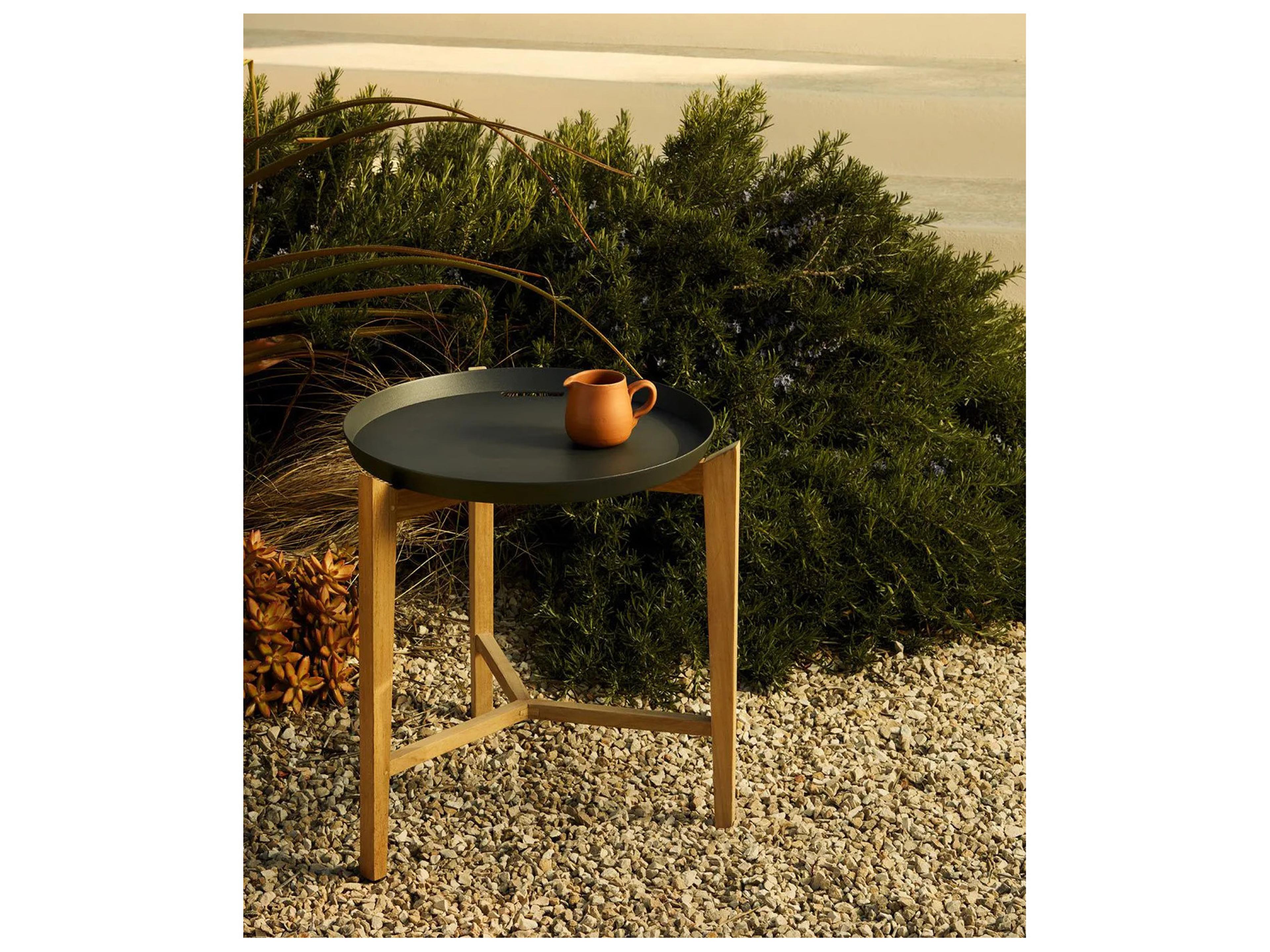 UnoPiu Fresbee Aluminum  Coffee Table