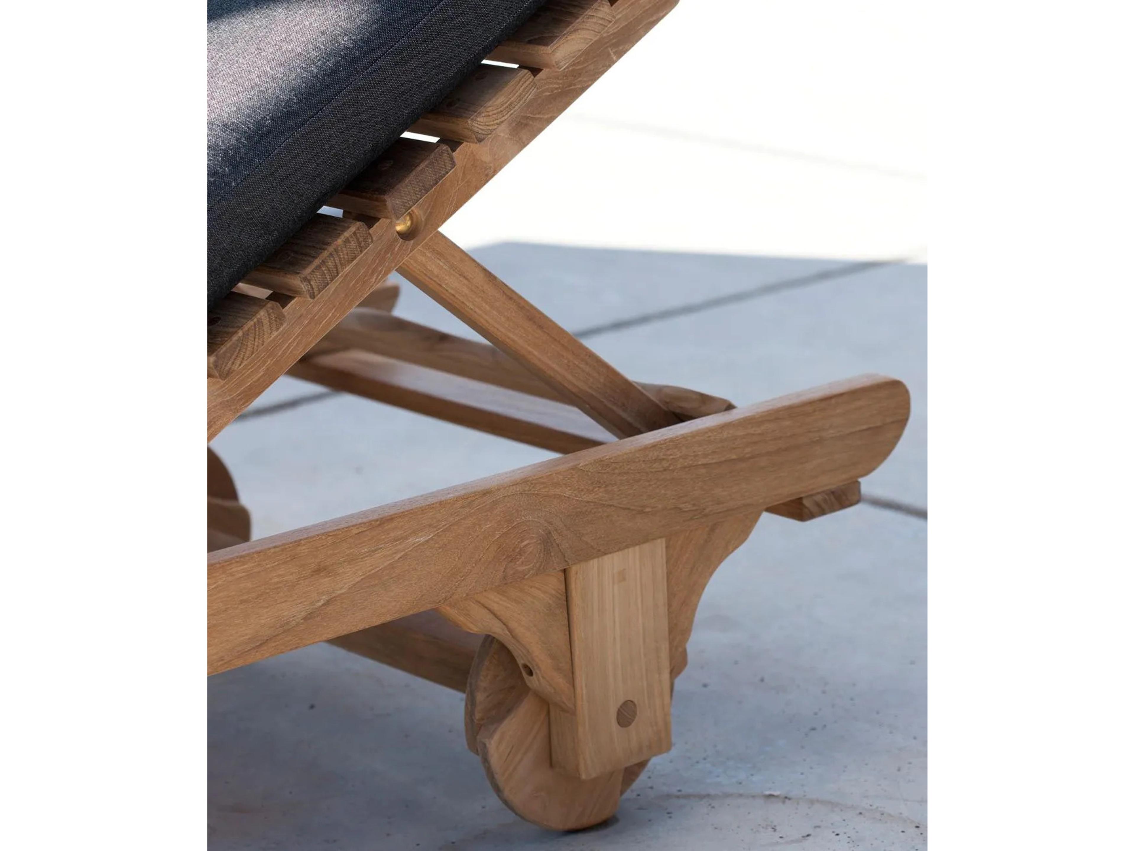 UnoPiu Chelsea Teak Sunlounger